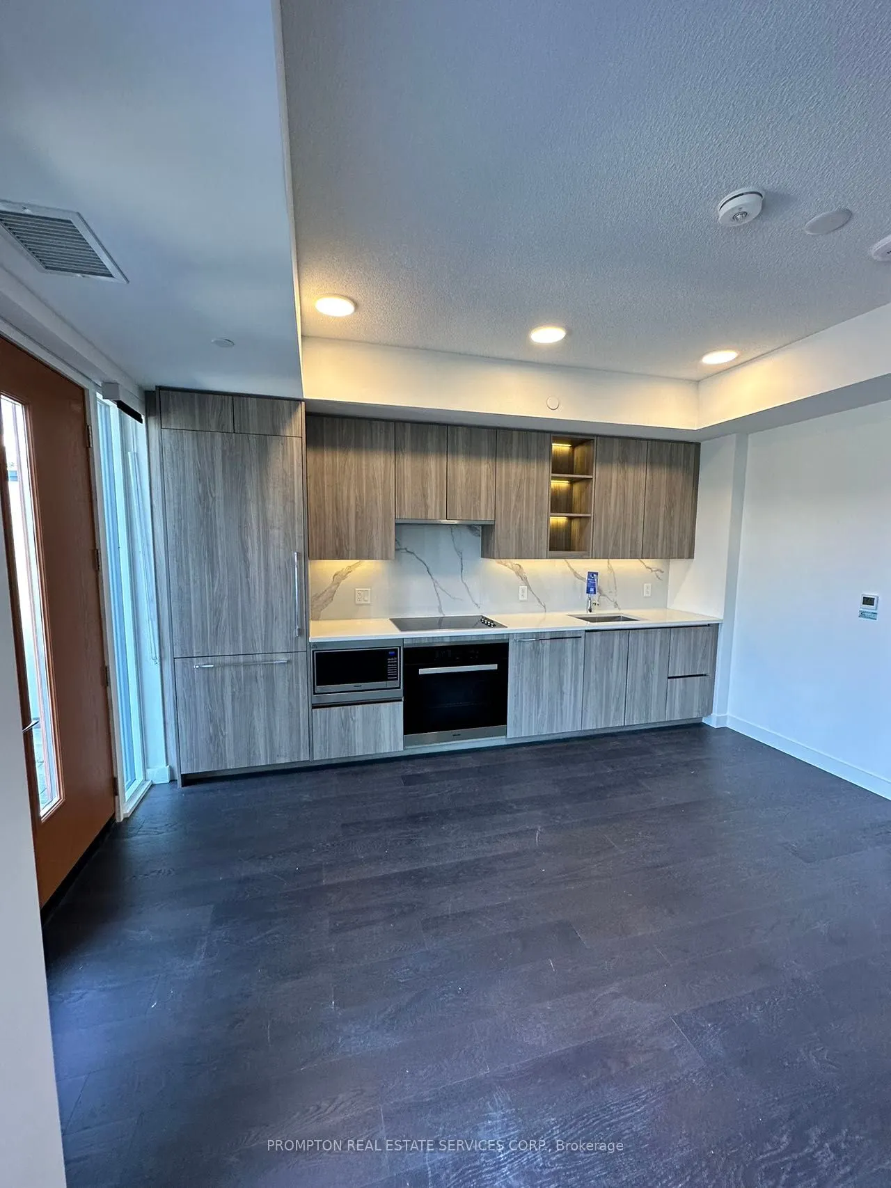 35 McMahon Drive, #villa105