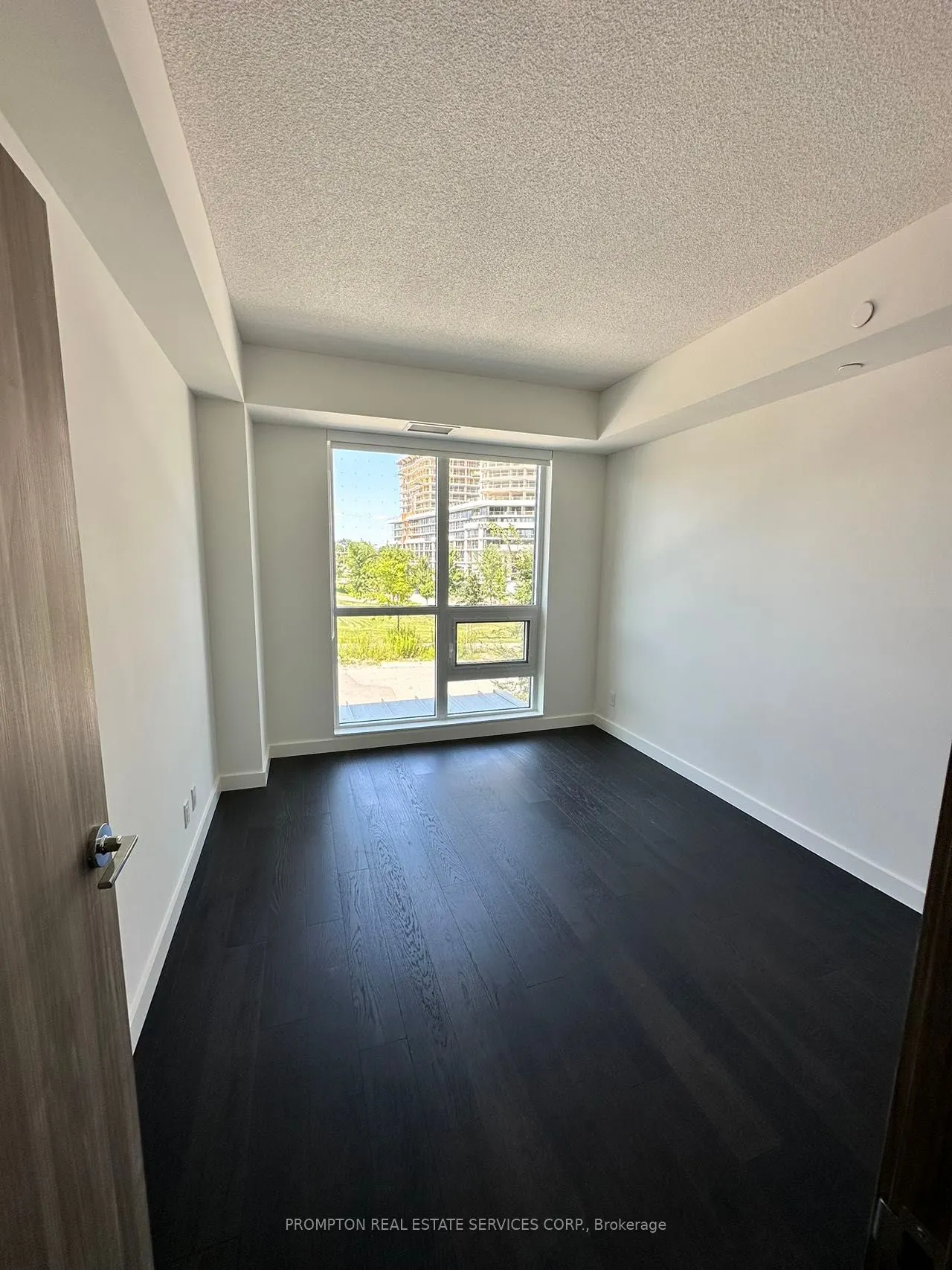 35 McMahon Drive, #villa105