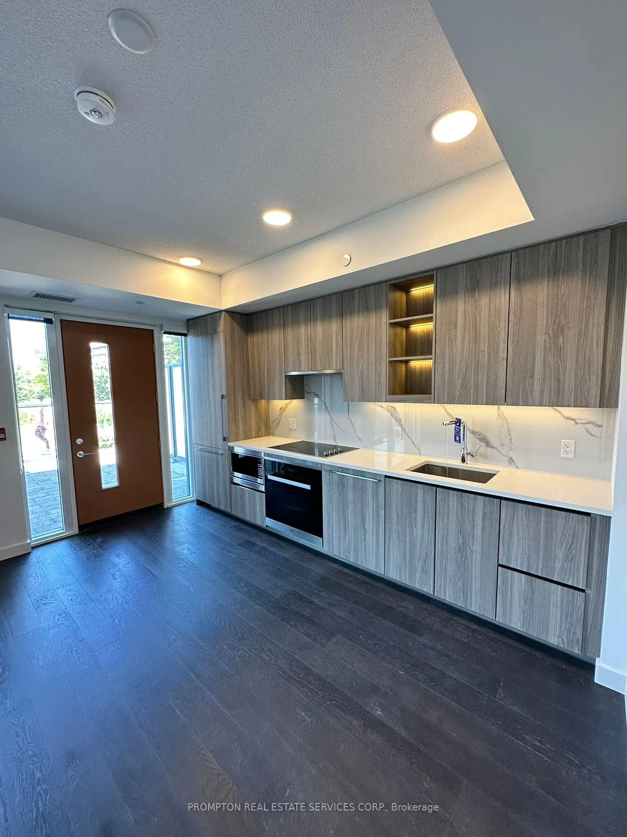 35 McMahon Drive, #villa105
