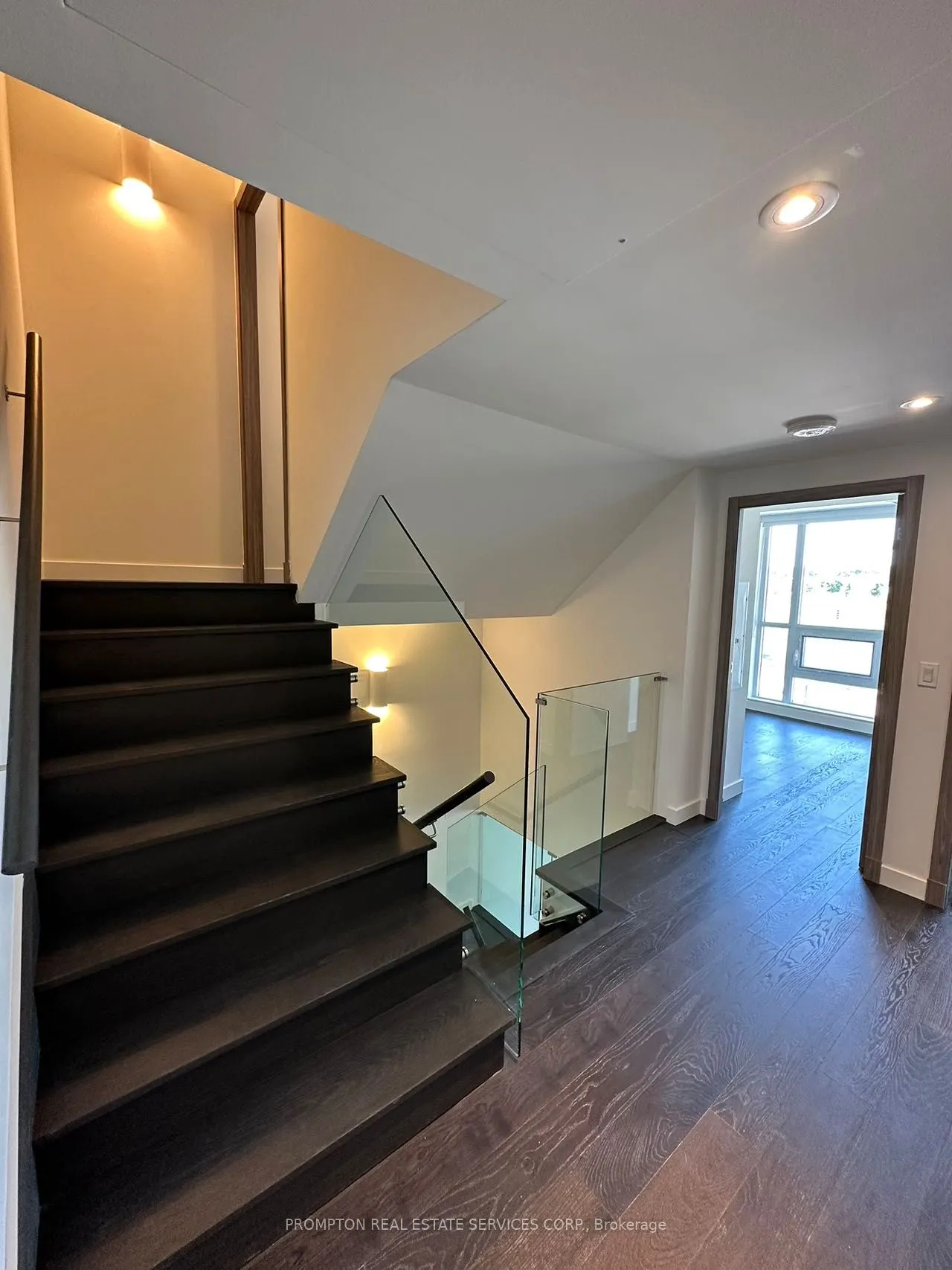 35 McMahon Drive, #villa105