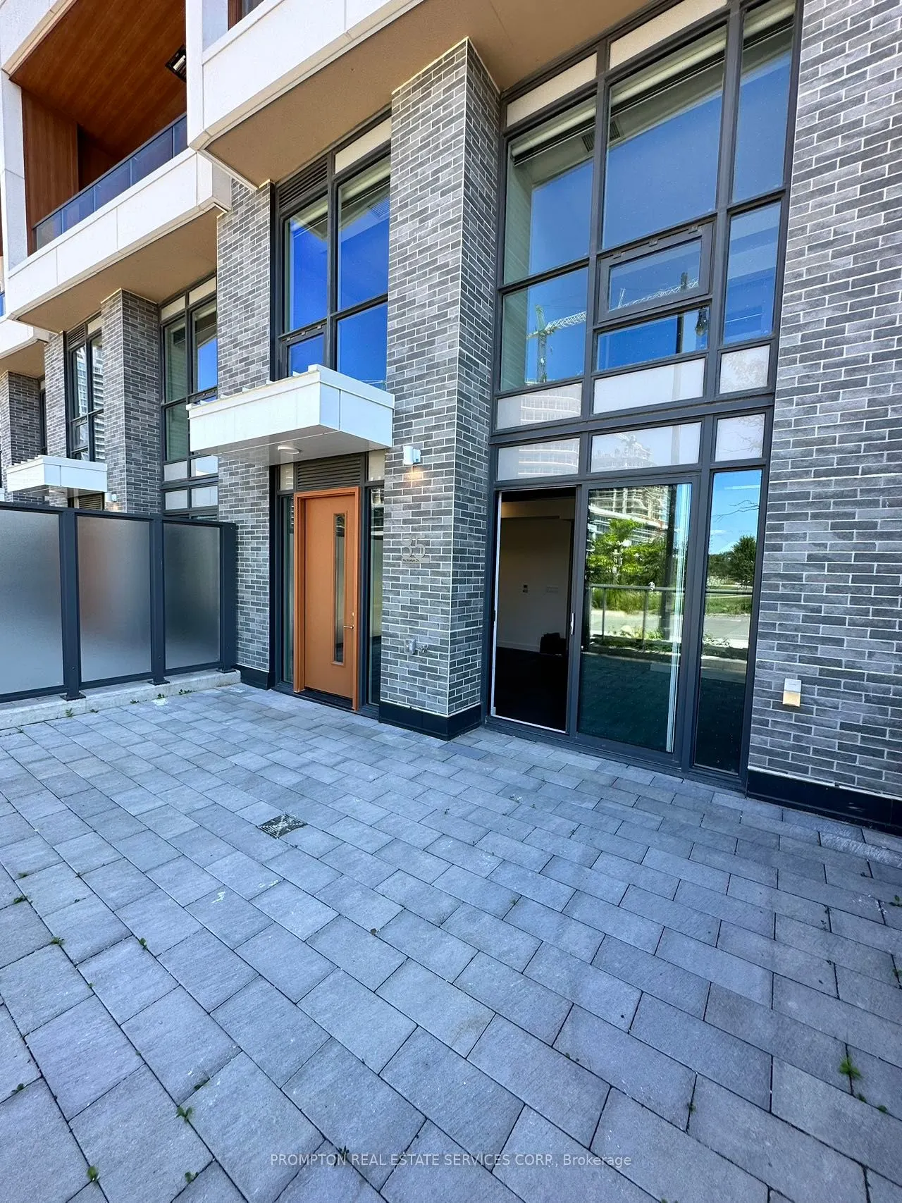 35 McMahon Drive, #villa105