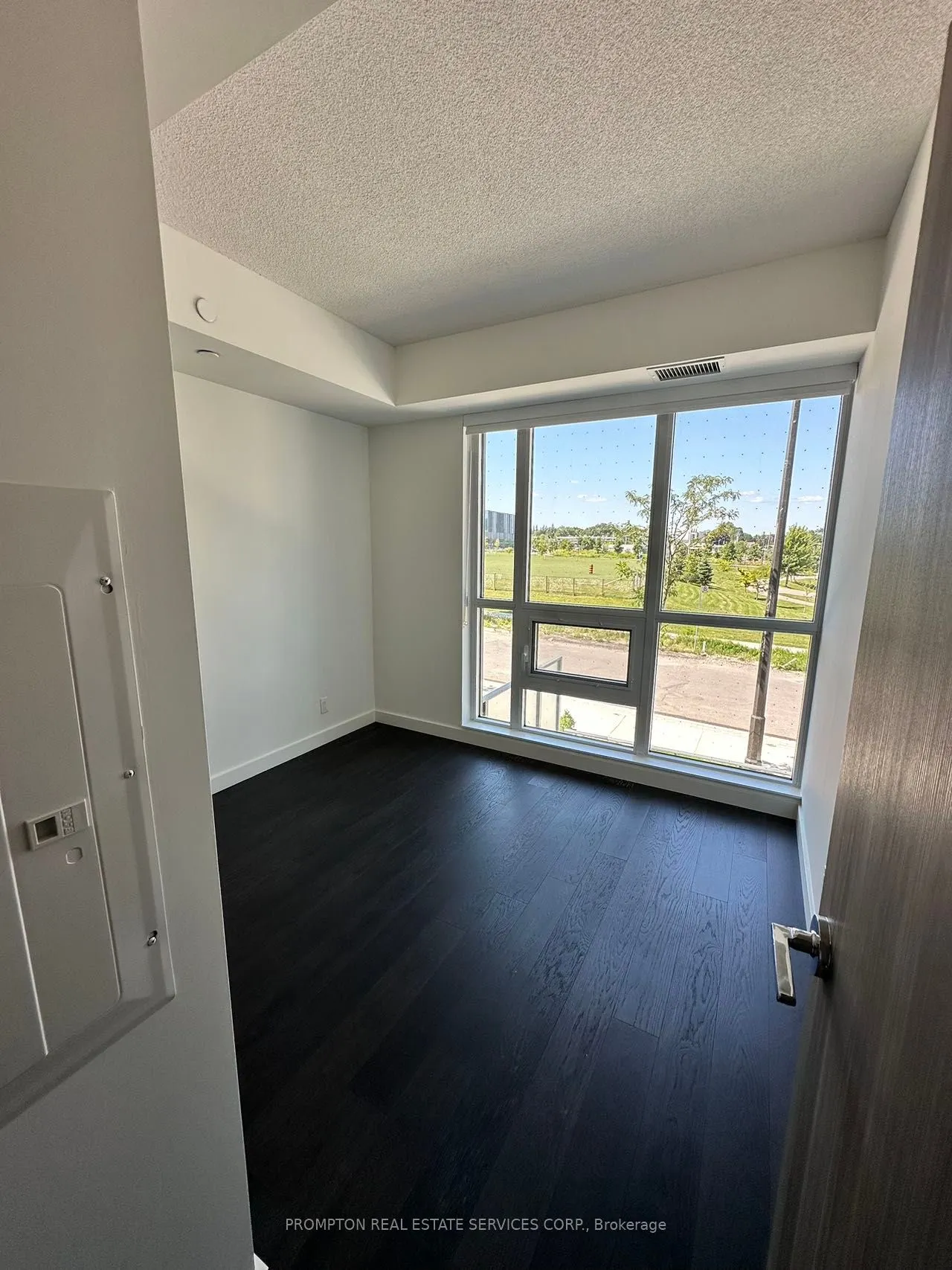 35 McMahon Drive, #villa105