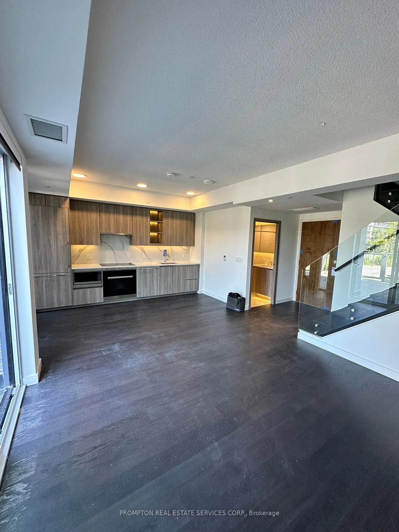 35 McMahon Drive, #villa105
