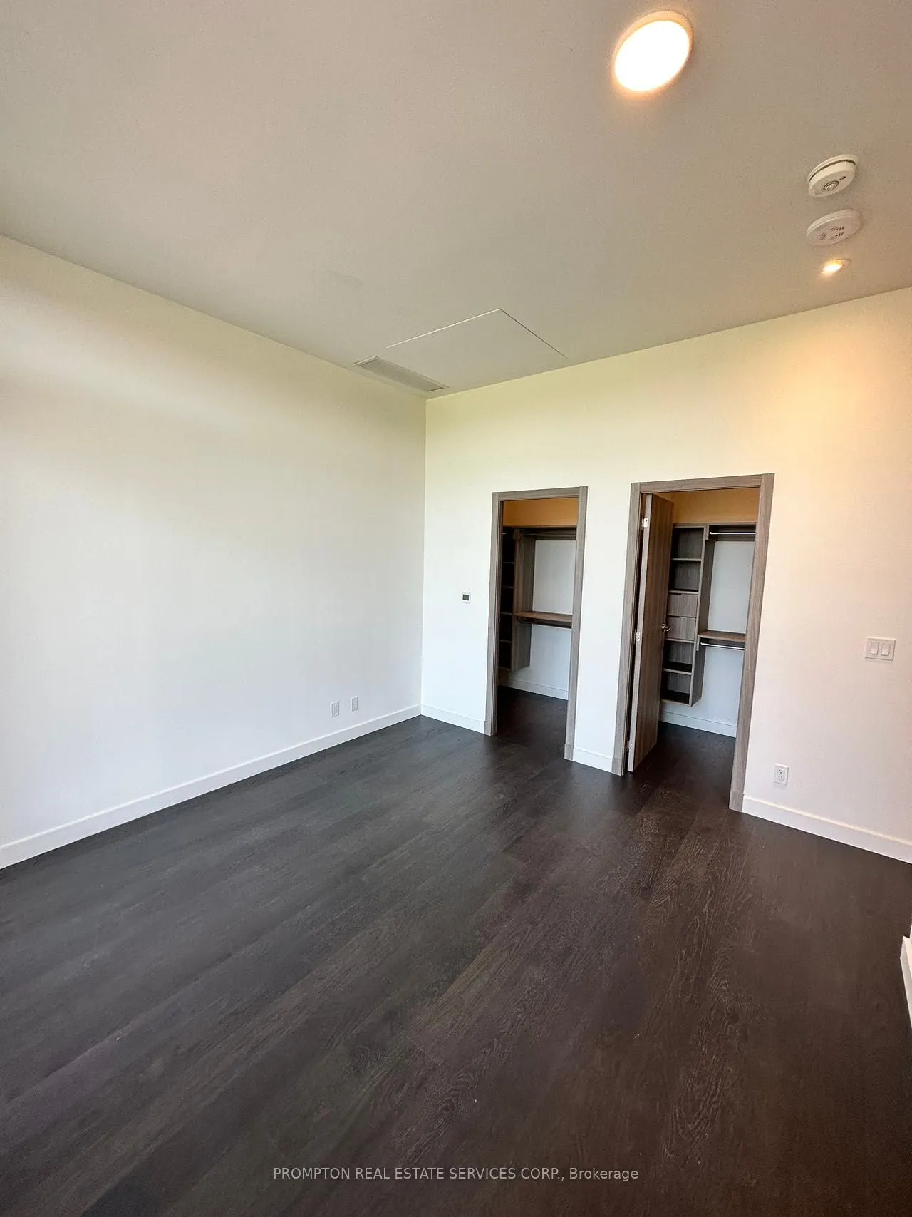 35 McMahon Drive, #villa105