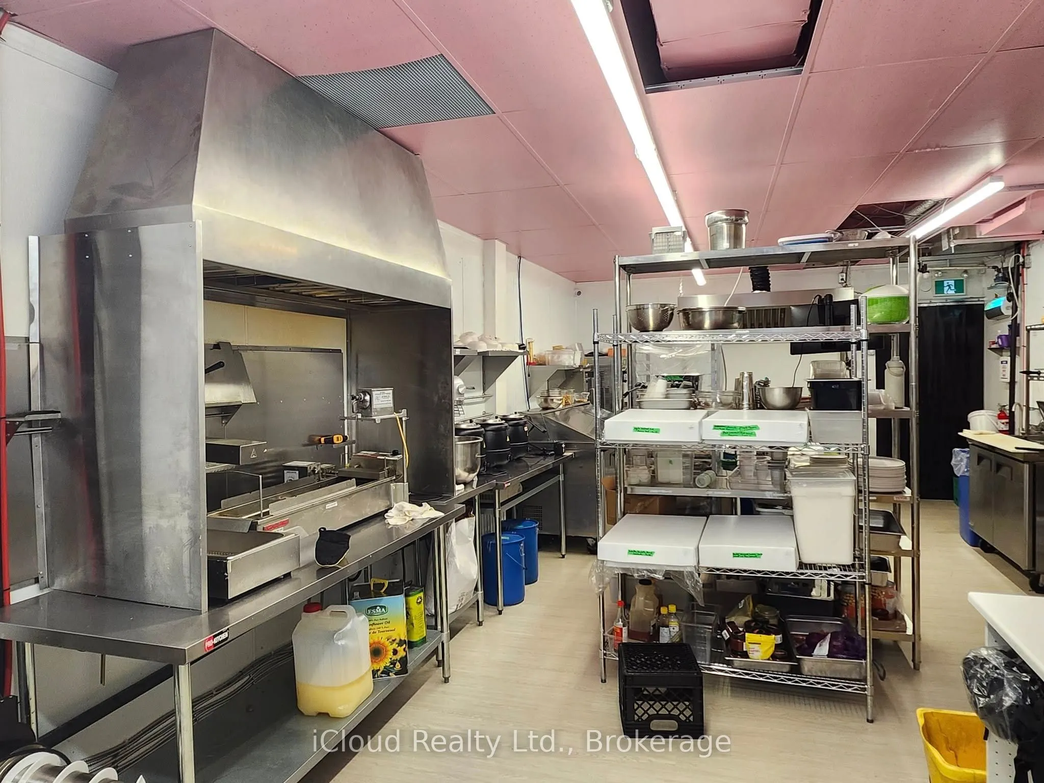 993 Bloor Street W