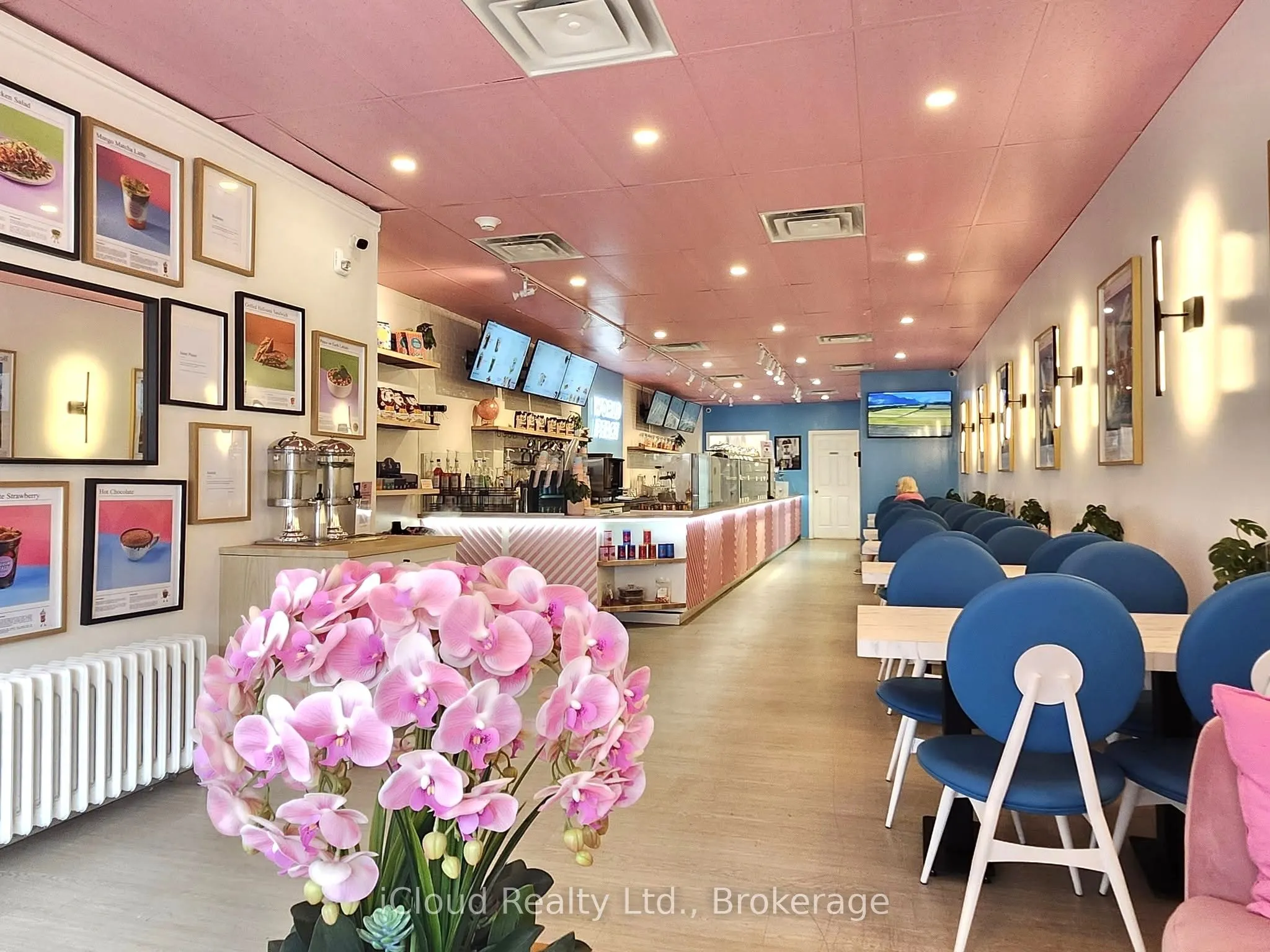 993 Bloor Street W