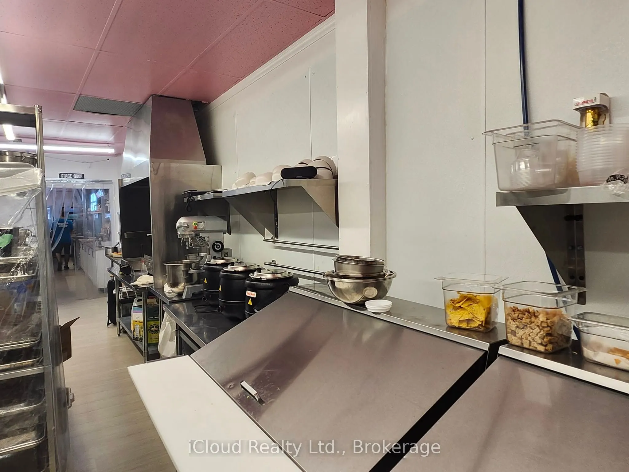 993 Bloor Street W