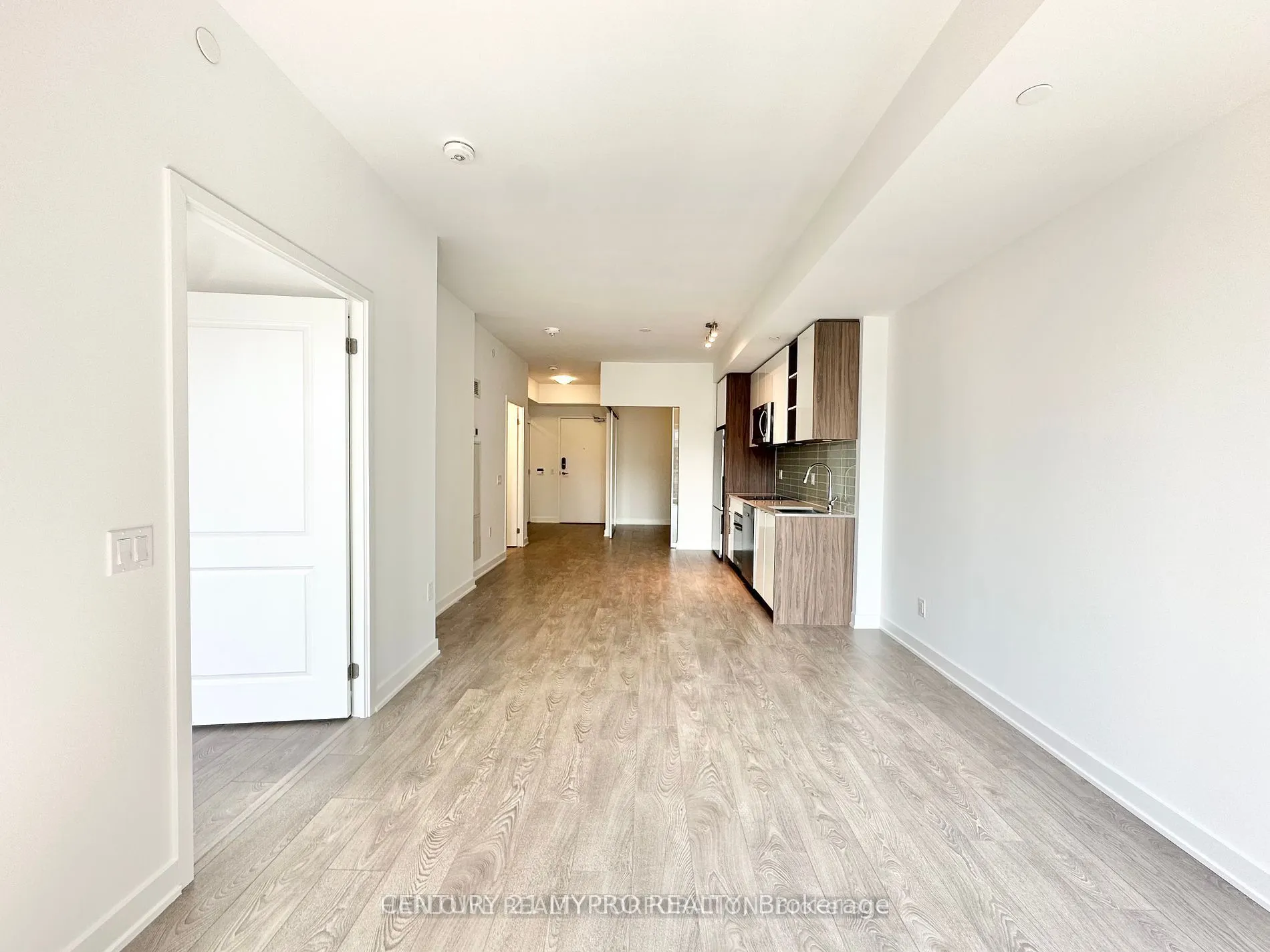 543 Richmond Street W, #1414