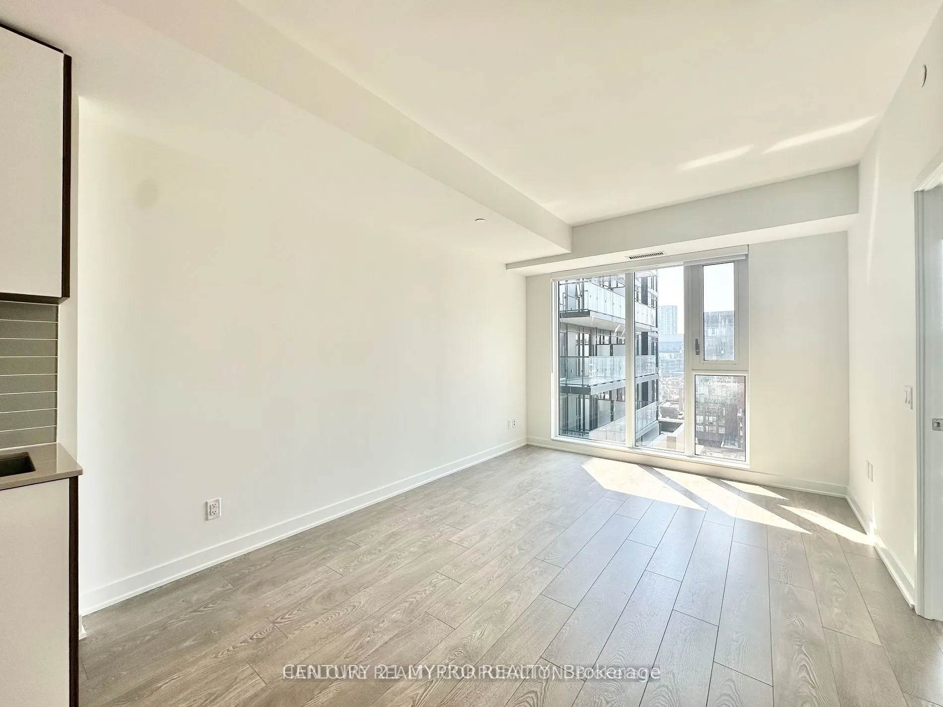 543 Richmond Street W, #1414