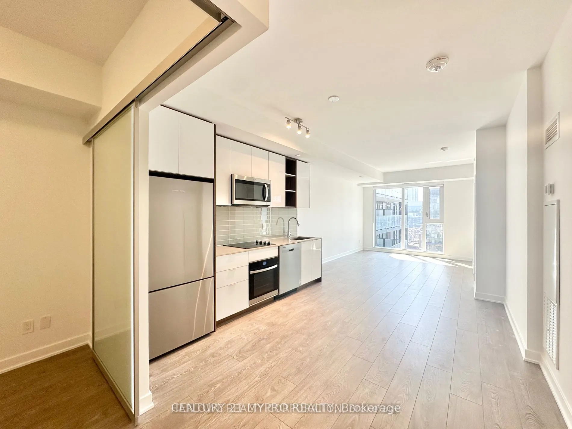 543 Richmond Street W, #1414