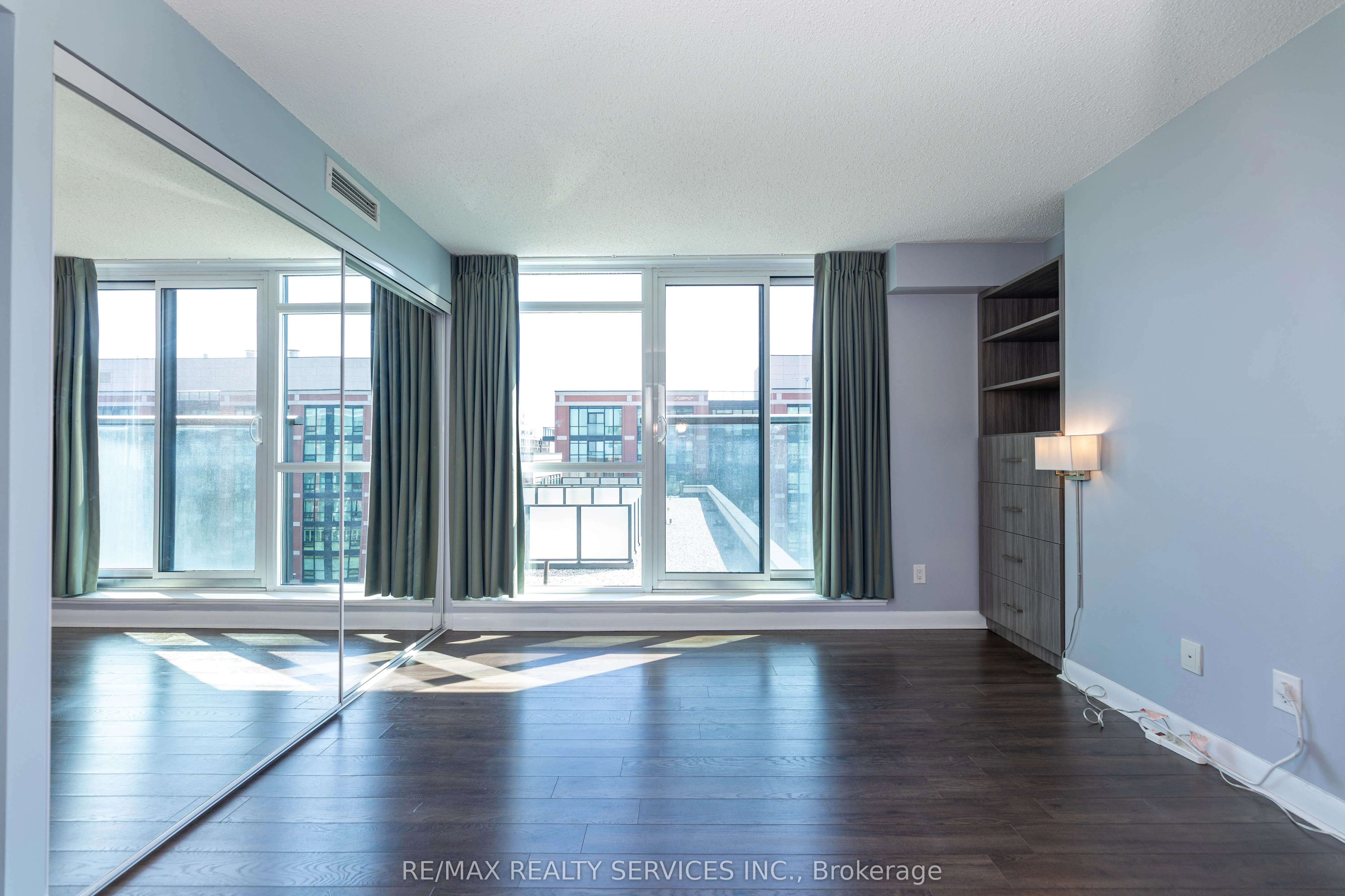 525 Wilson Avenue, #824