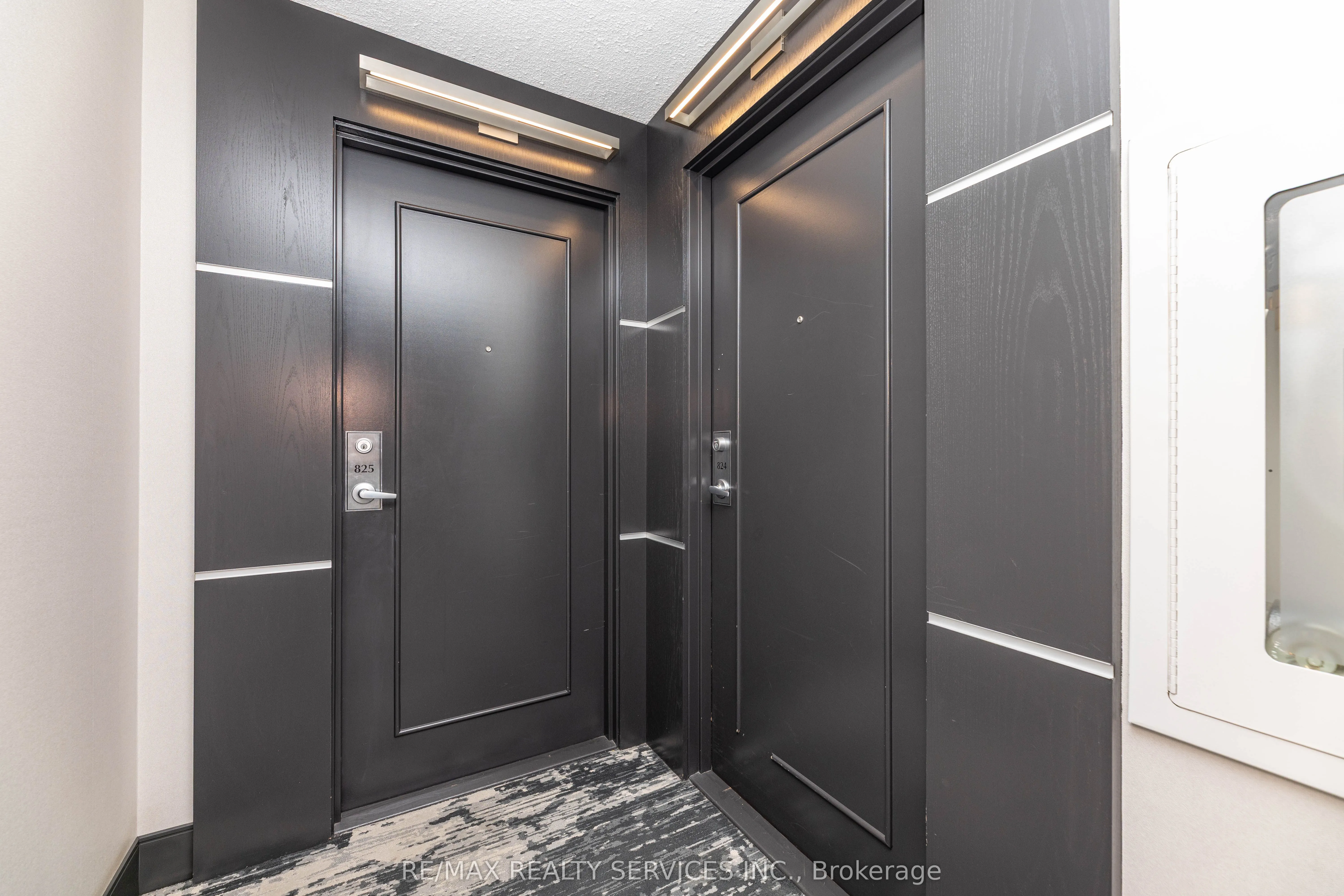 525 Wilson Avenue, #824