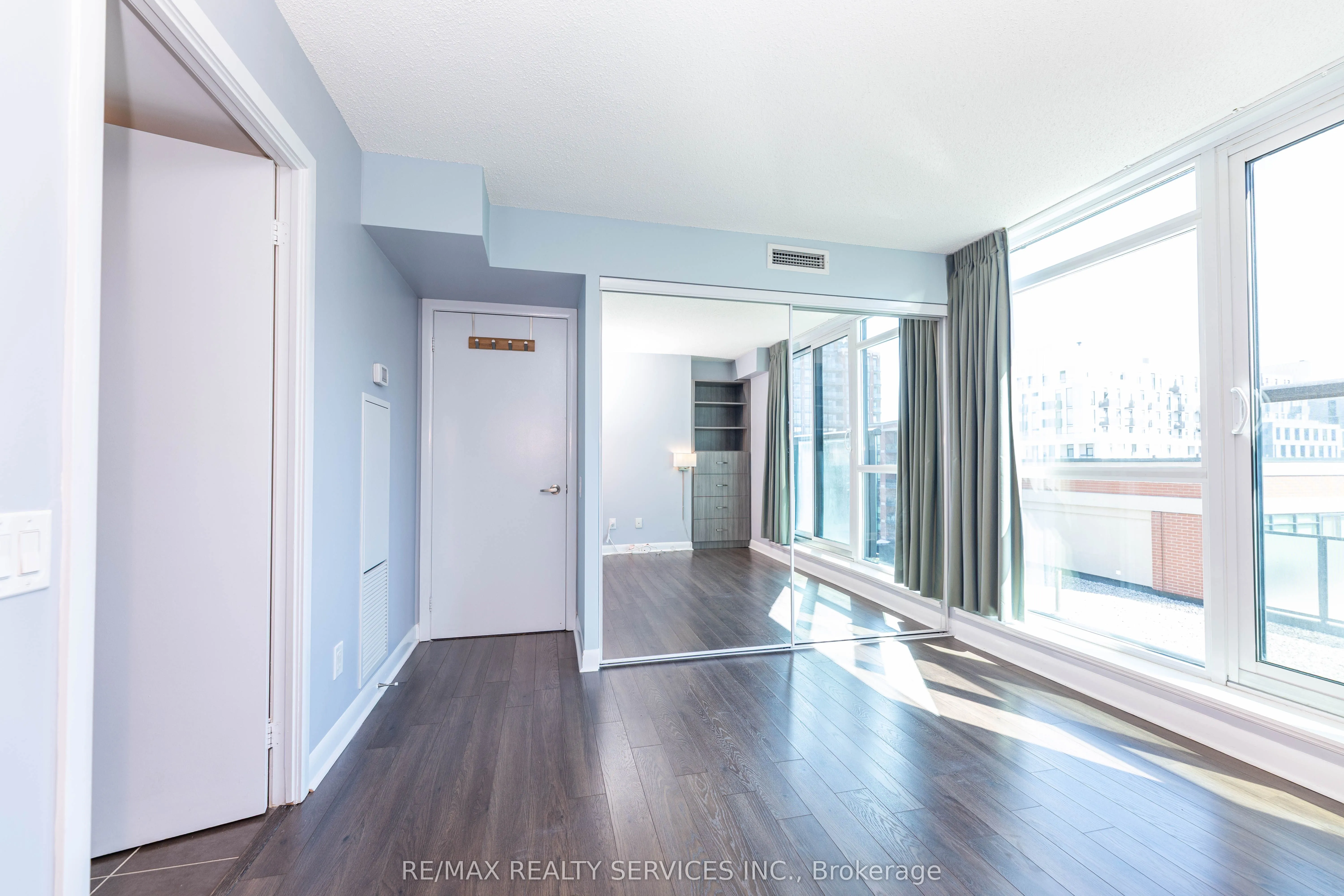 525 Wilson Avenue, #824