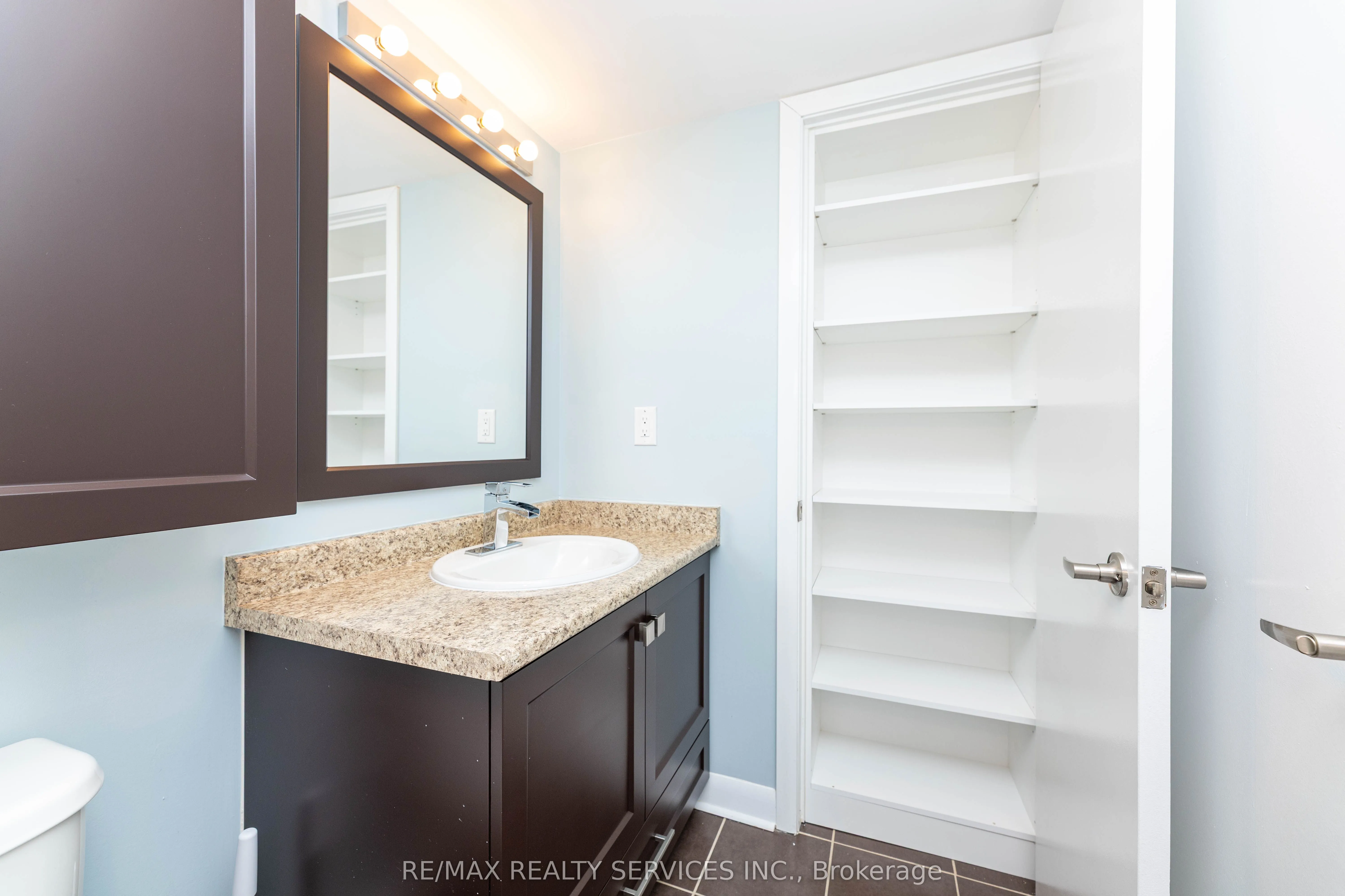 525 Wilson Avenue, #824