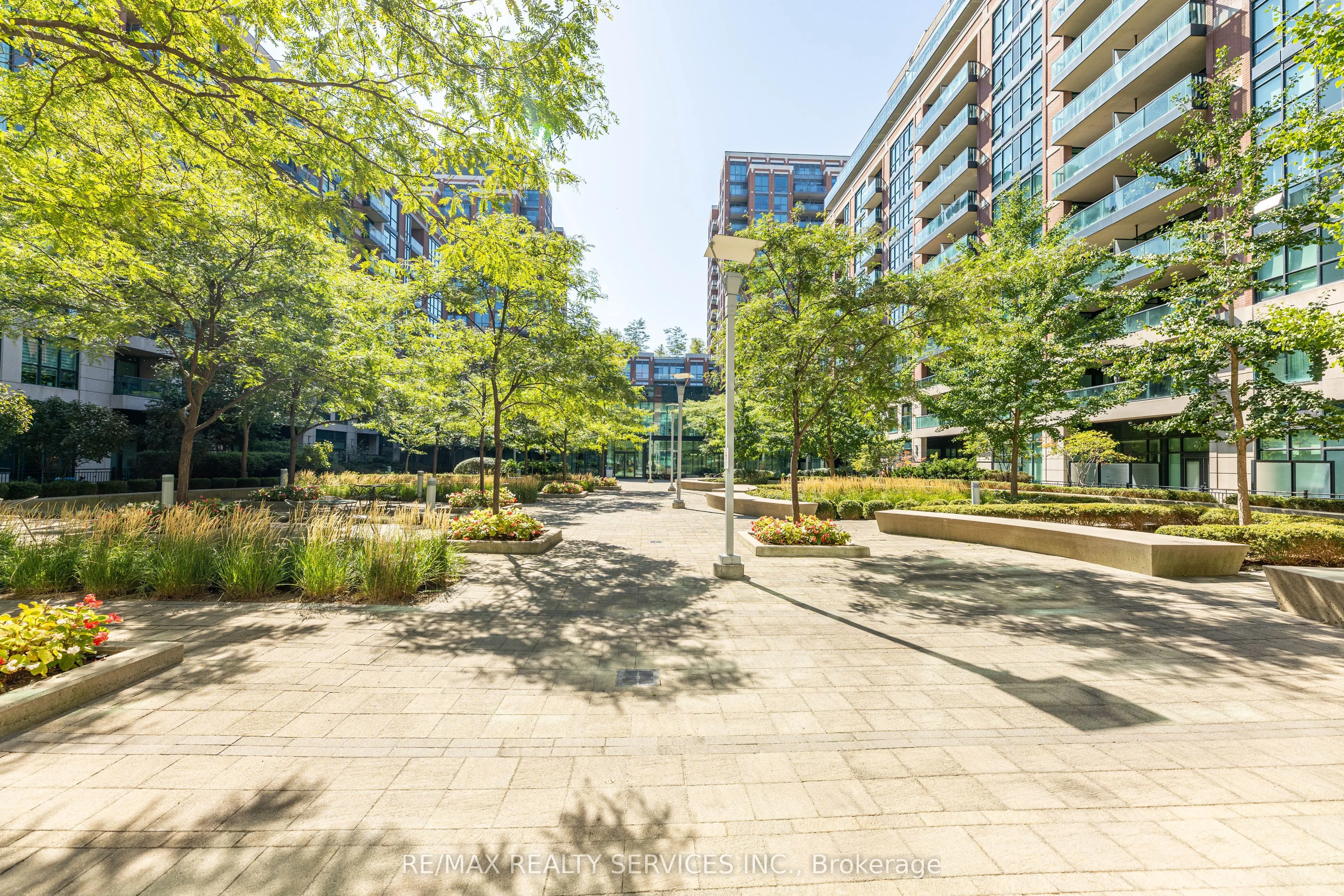 525 Wilson Avenue, #824