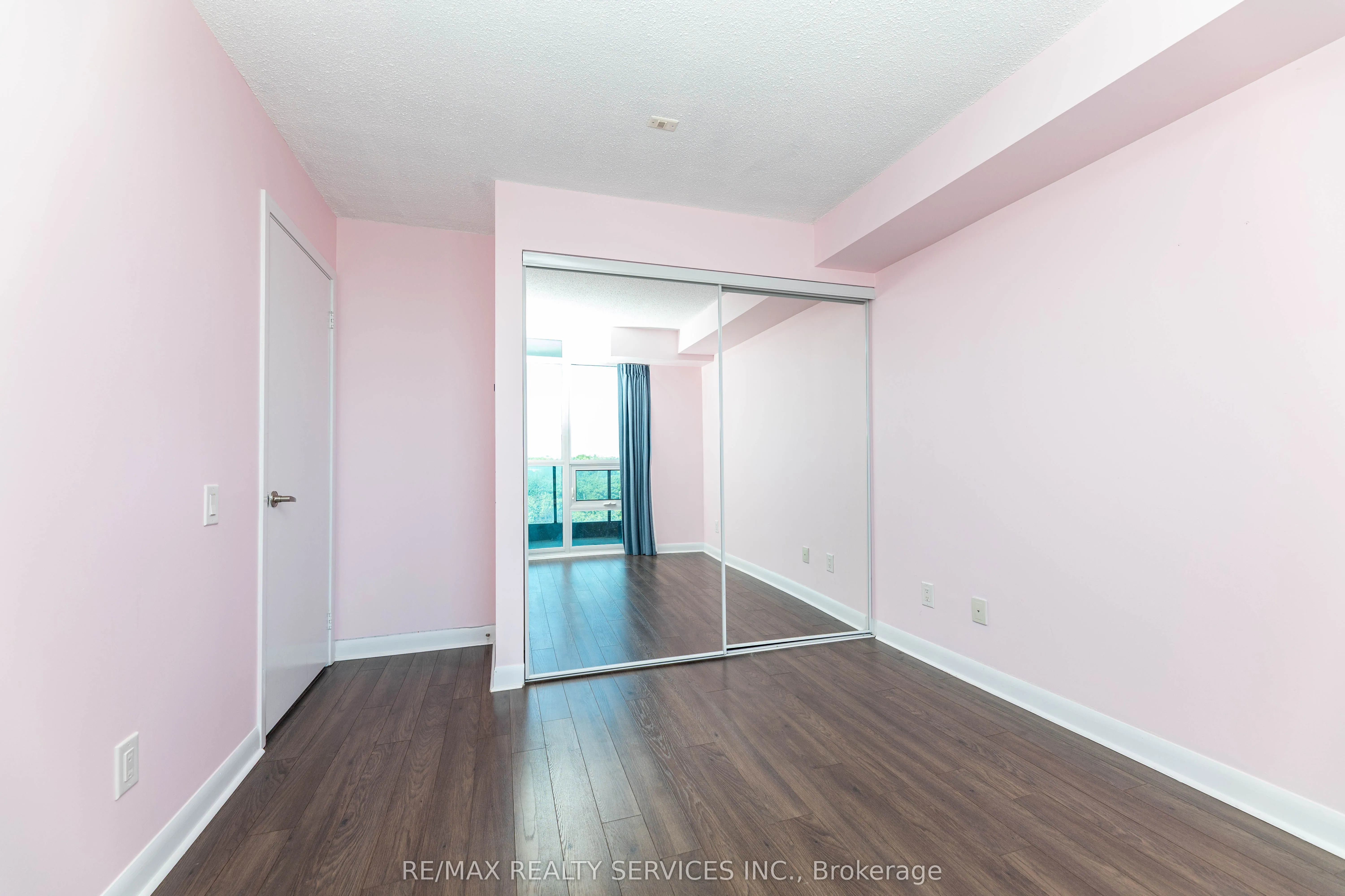 525 Wilson Avenue, #824
