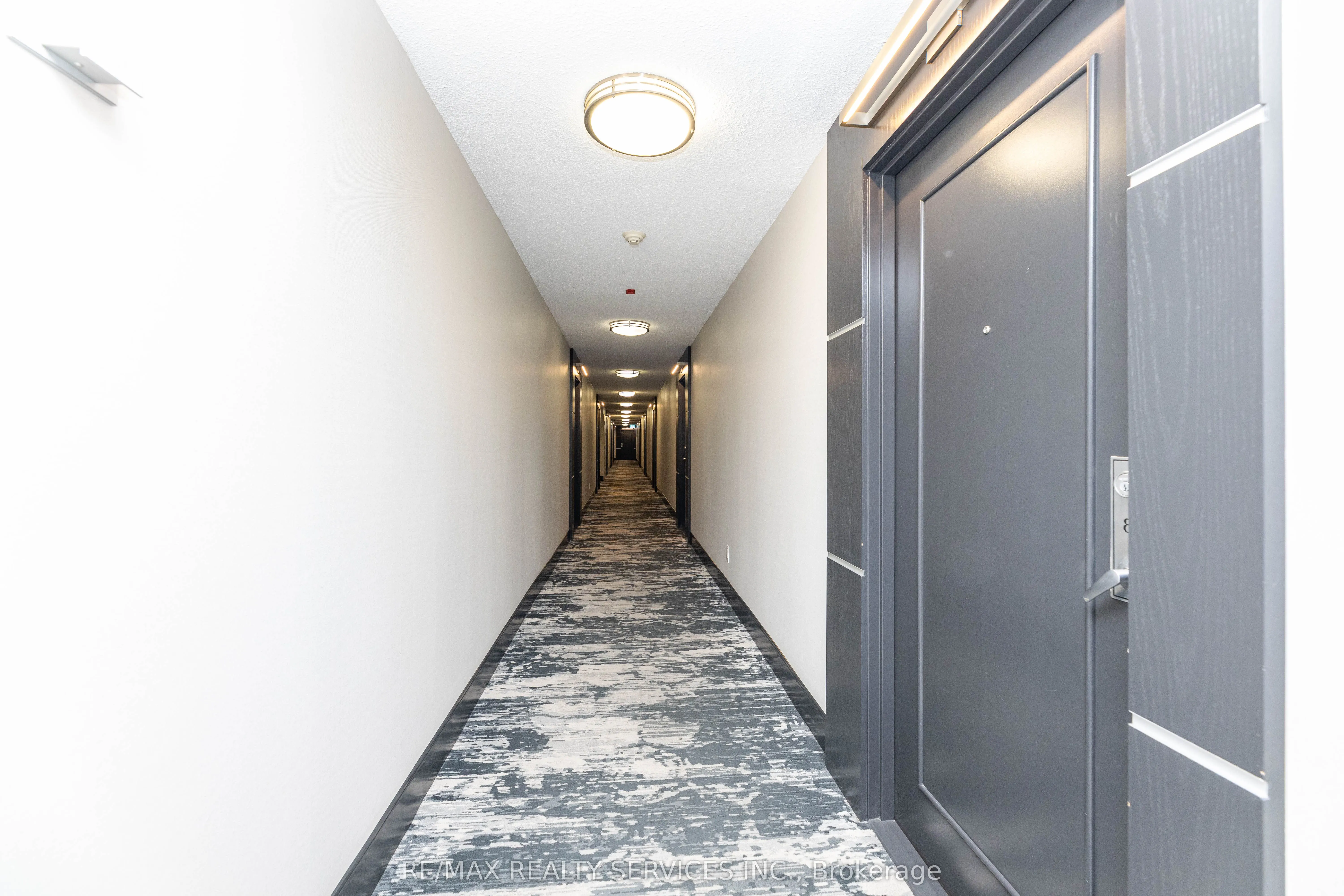 525 Wilson Avenue, #824