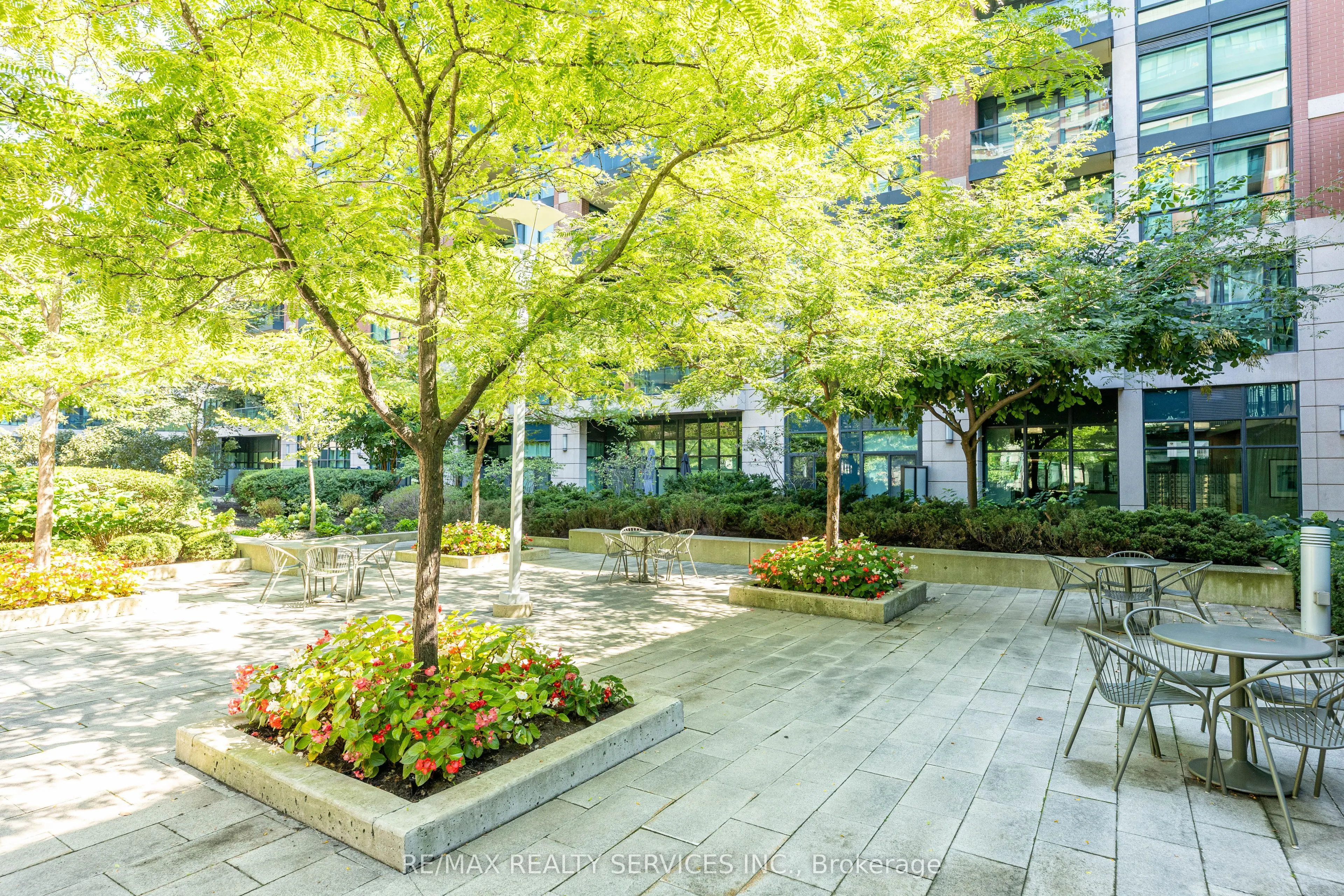 525 Wilson Avenue, #824