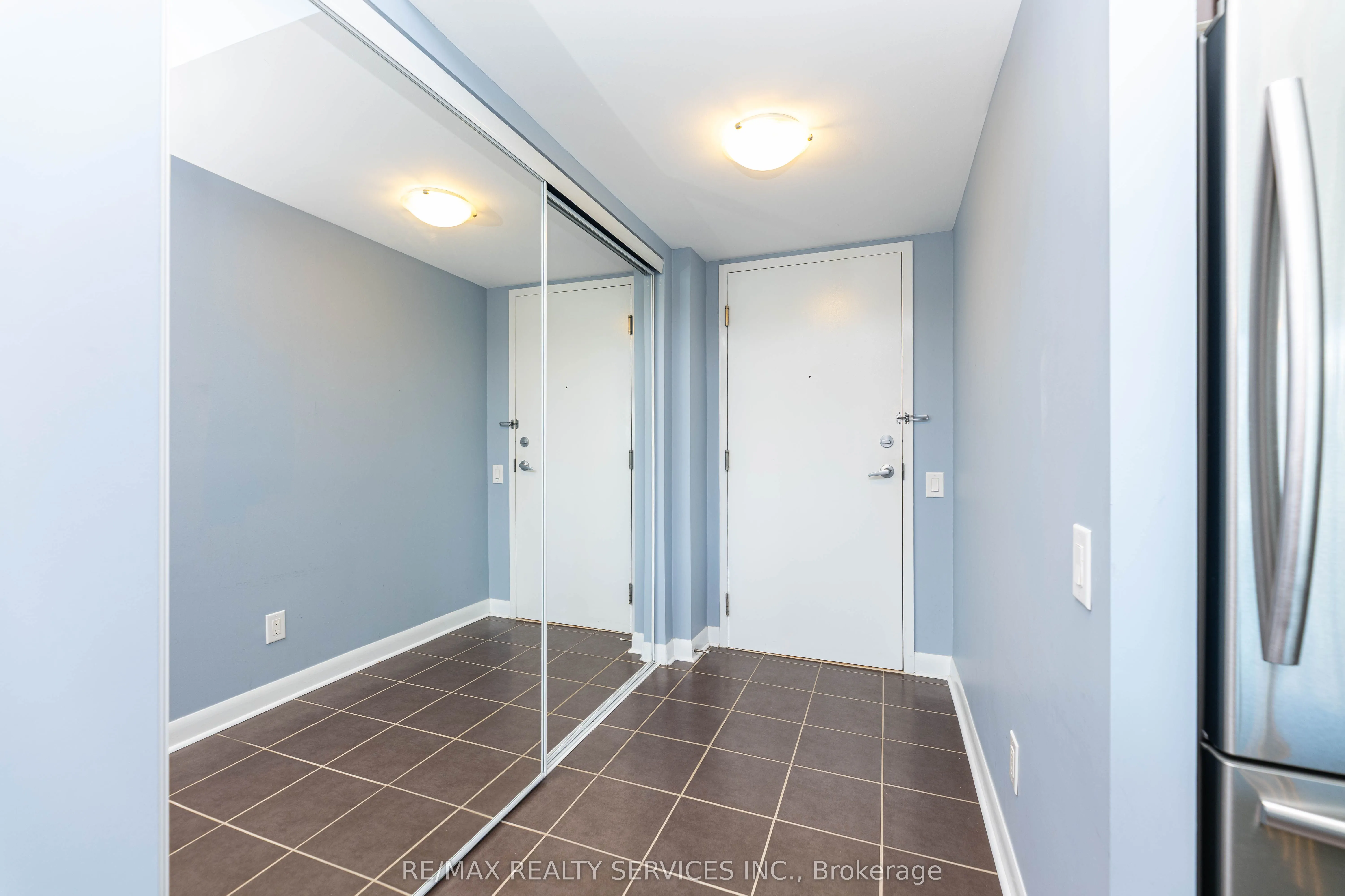 525 Wilson Avenue, #824