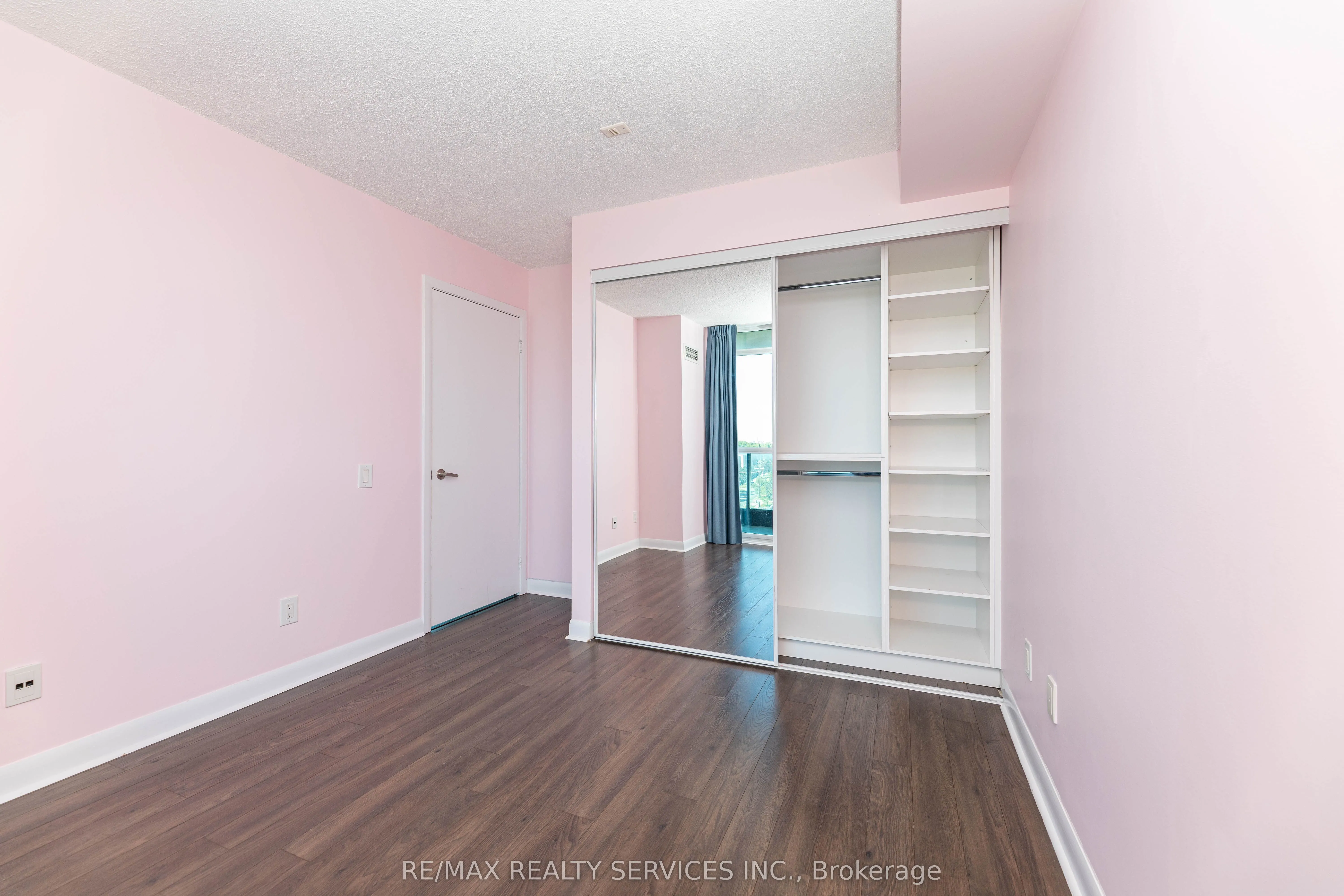525 Wilson Avenue, #824