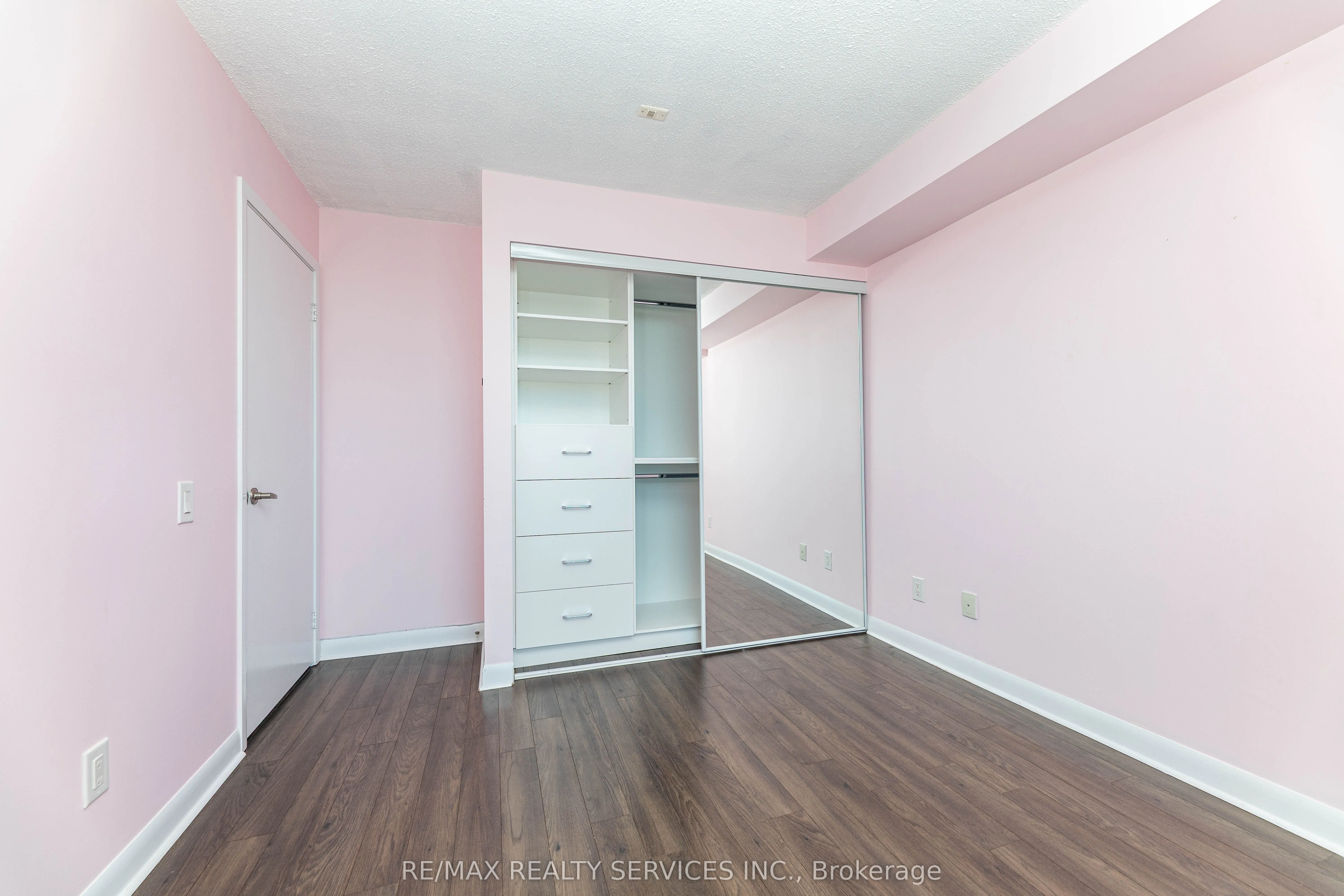 525 Wilson Avenue, #824
