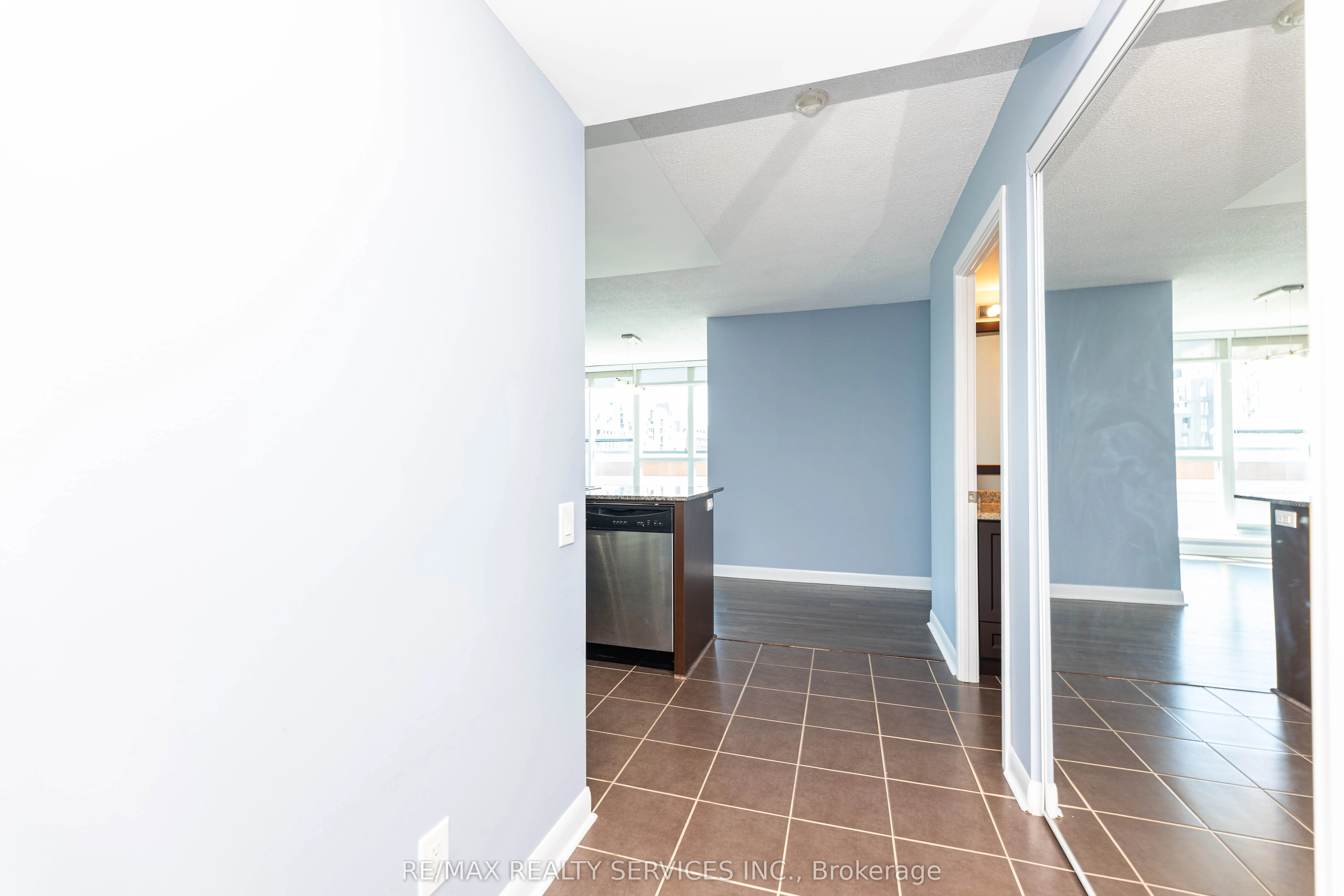 525 Wilson Avenue, #824