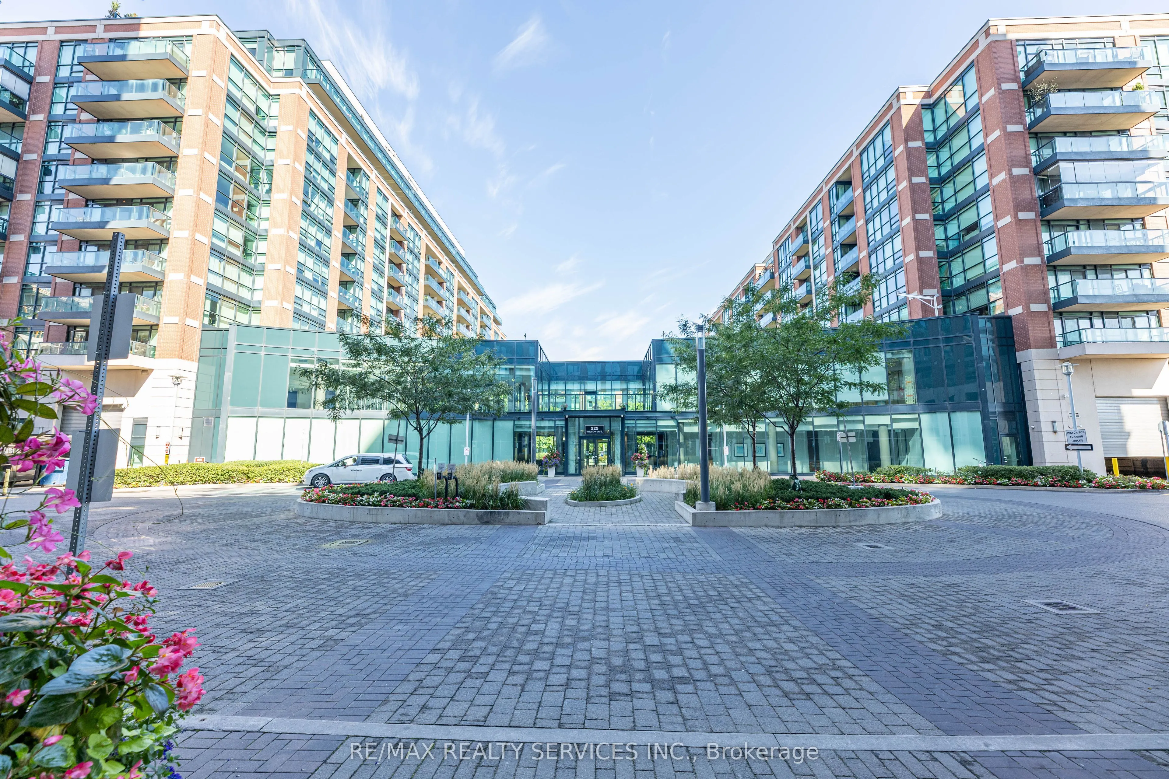 525 Wilson Avenue, #824