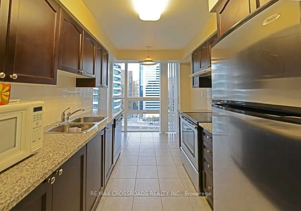 35 Hollywood Avenue, #1609