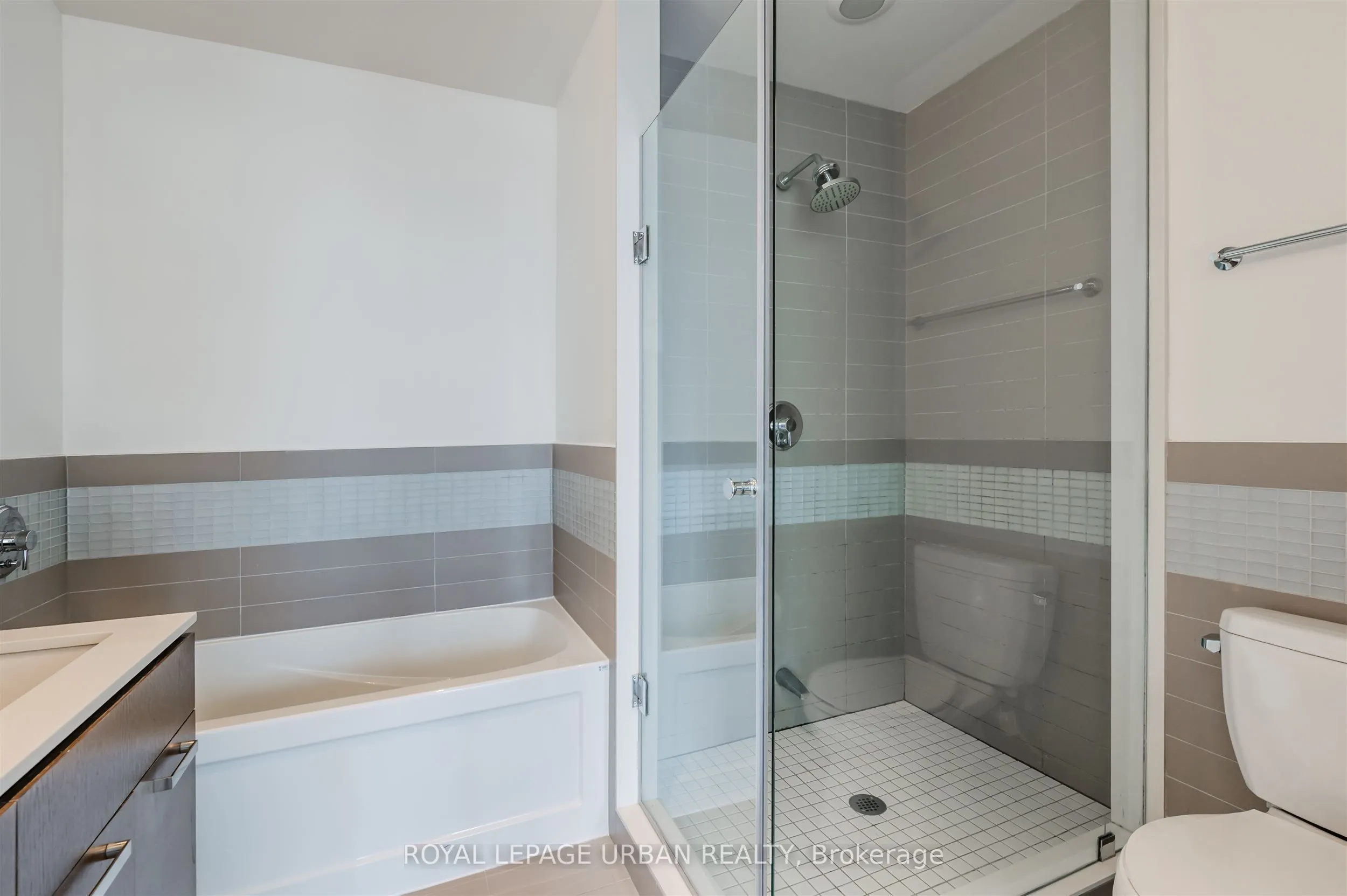 295 Adelaide Street W, #2204