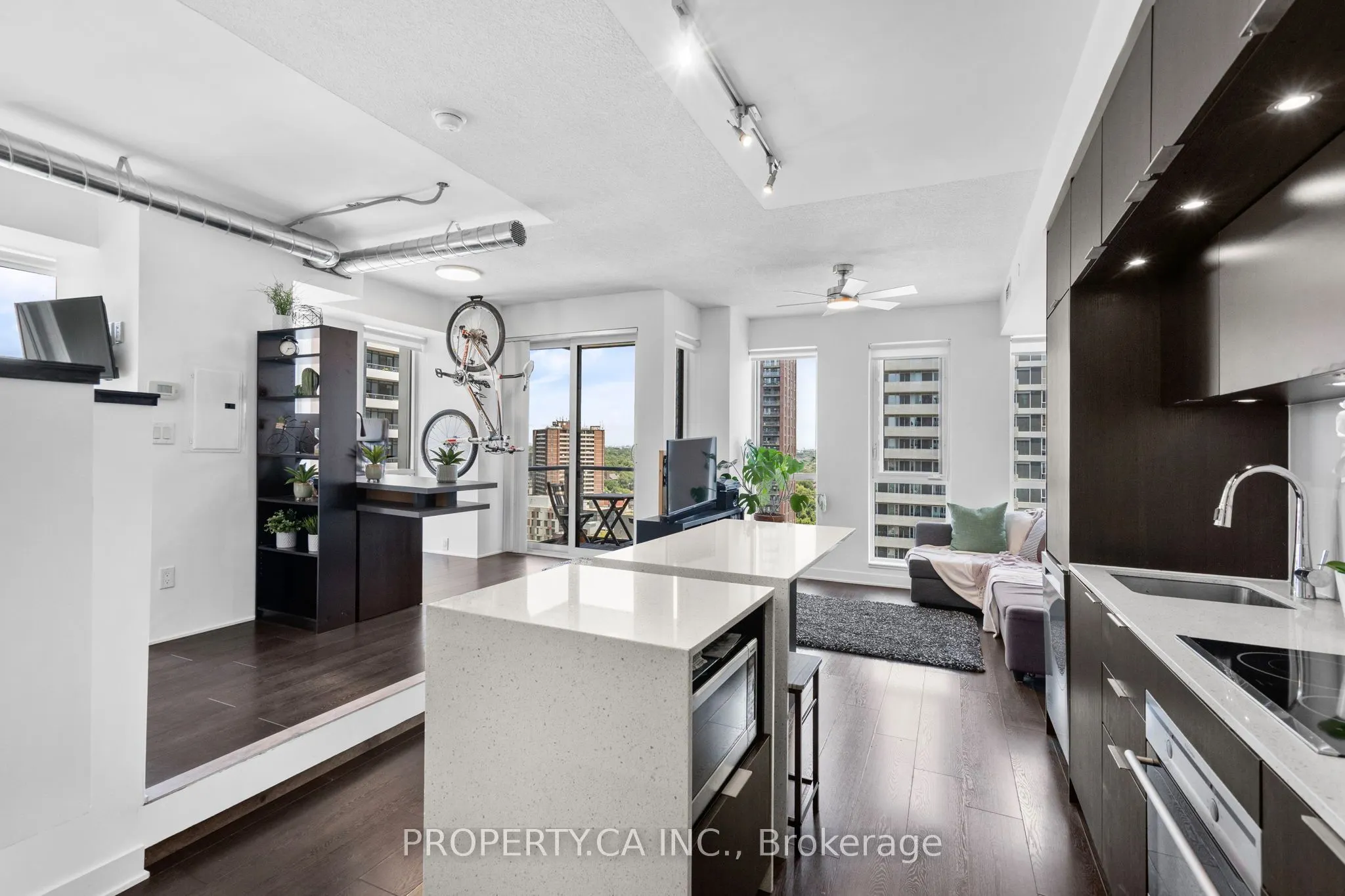 170 Sumach Street, #2212