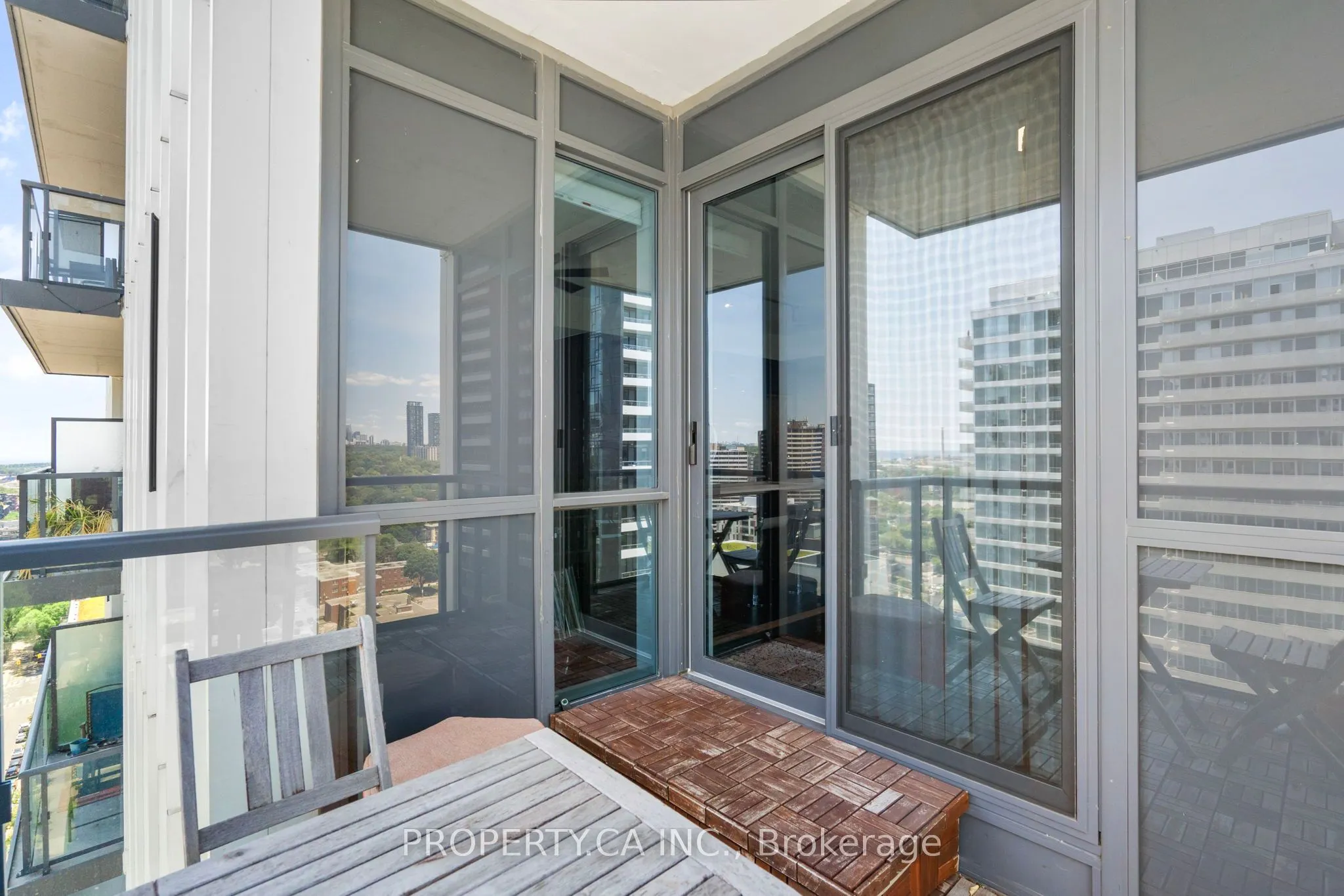 170 Sumach Street, #2212