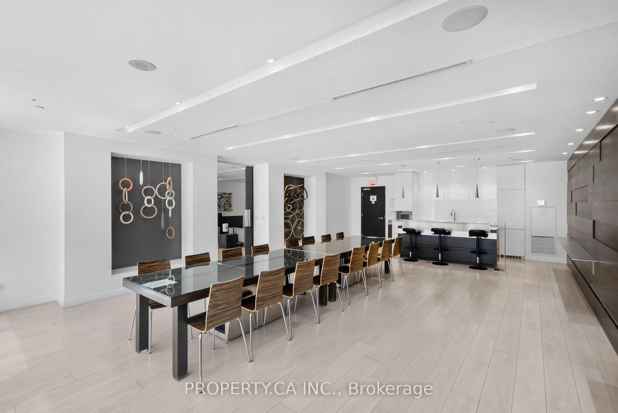 170 Sumach Street, #2212