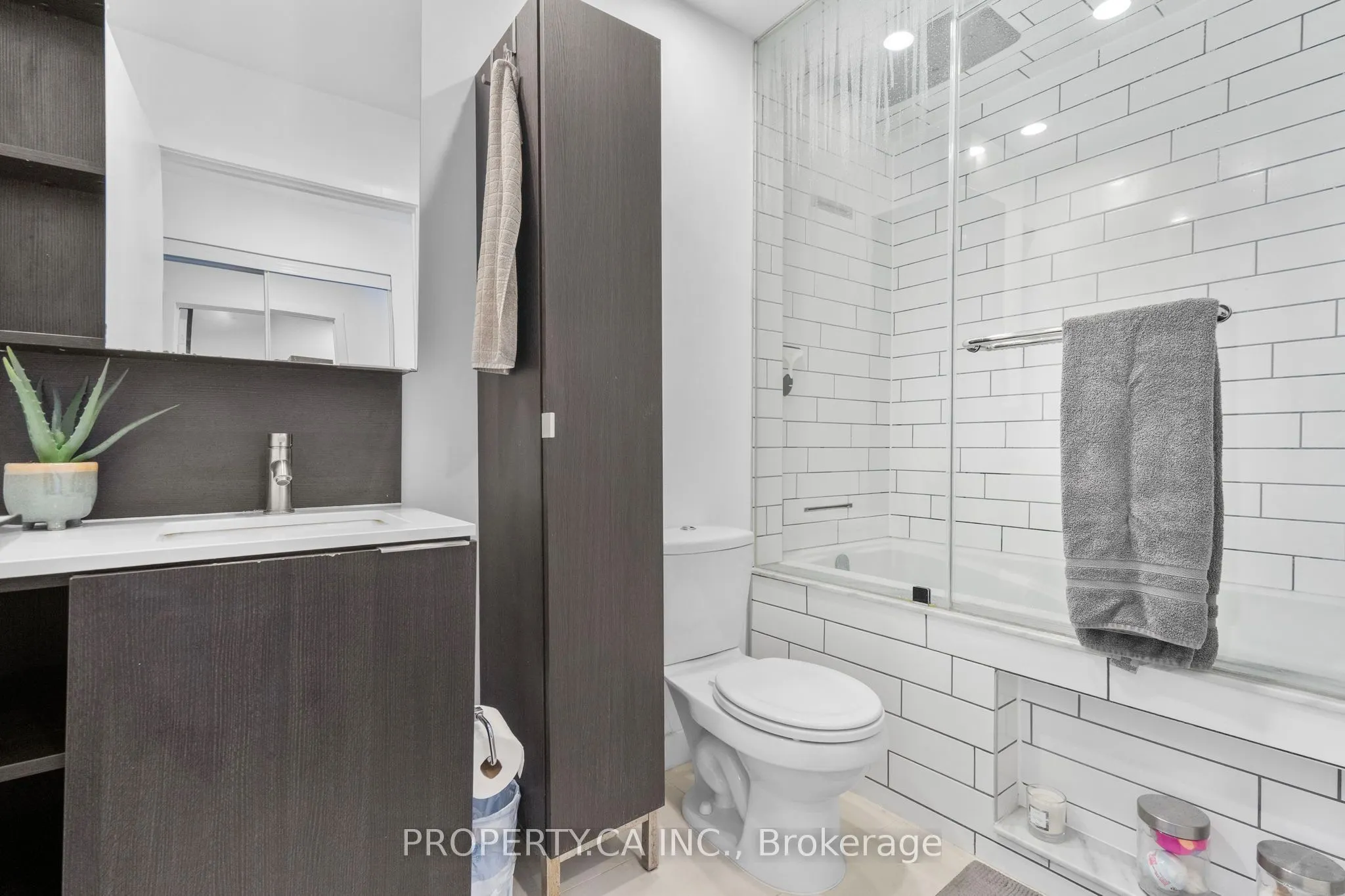170 Sumach Street, #2212
