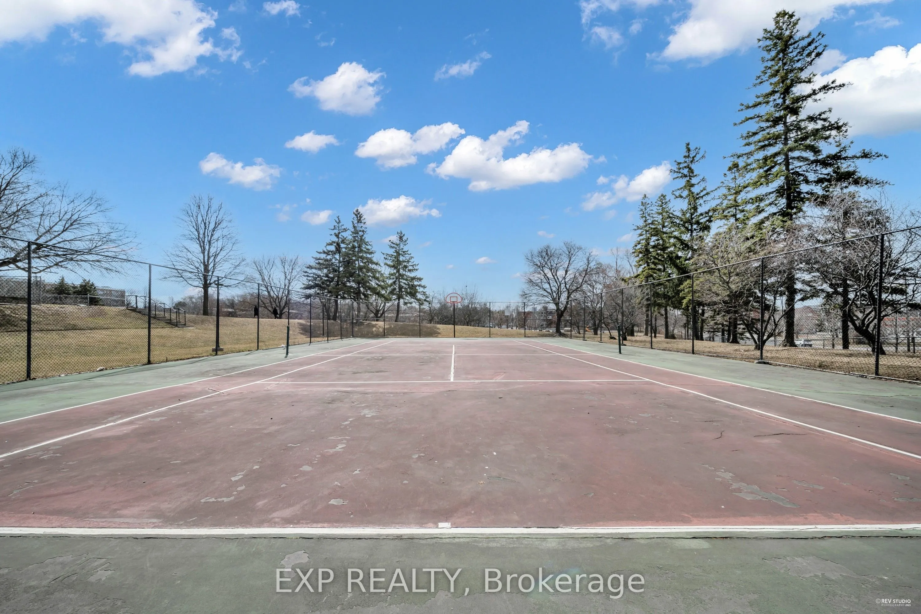 45 Sunrise Avenue, #907