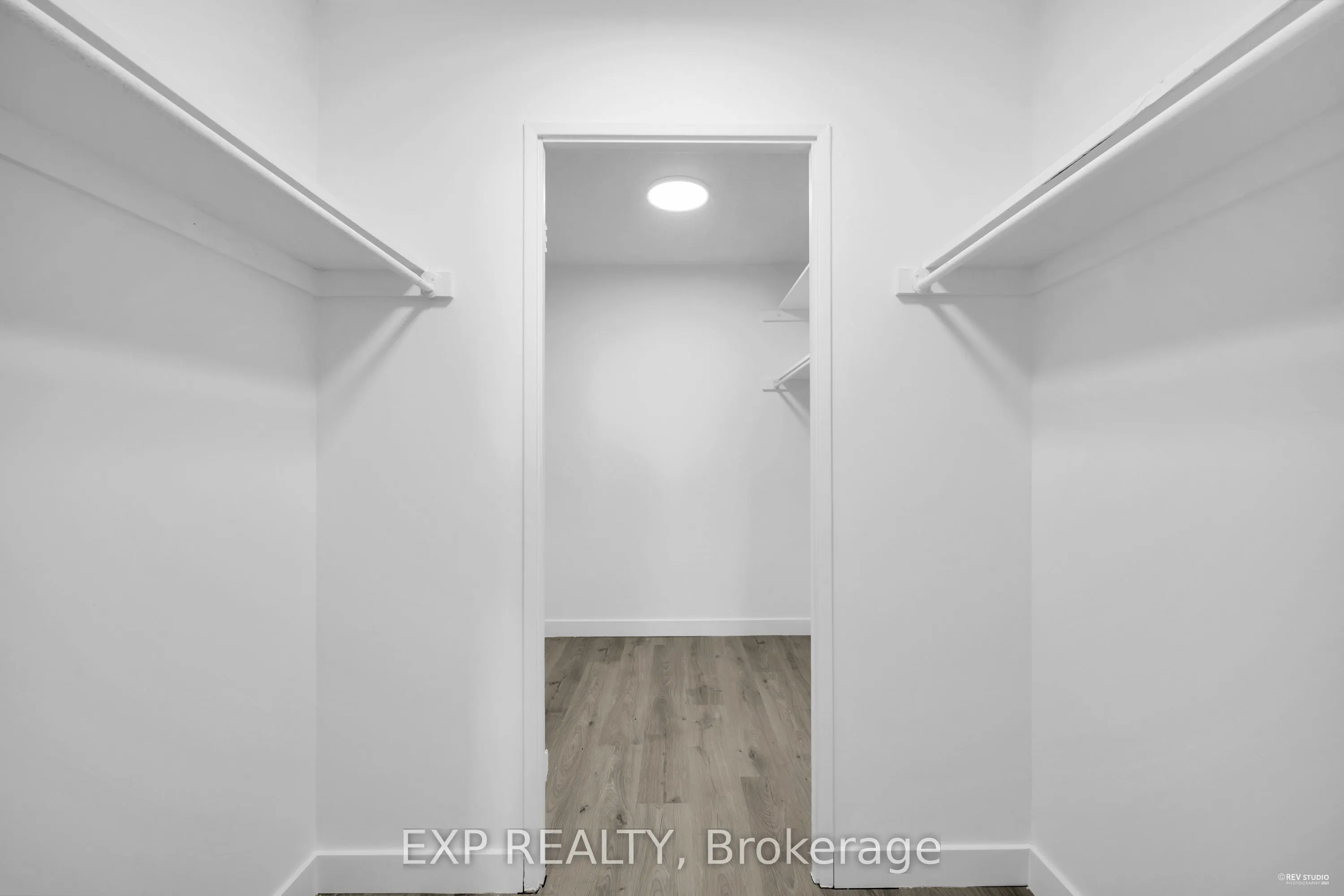 45 Sunrise Avenue, #907