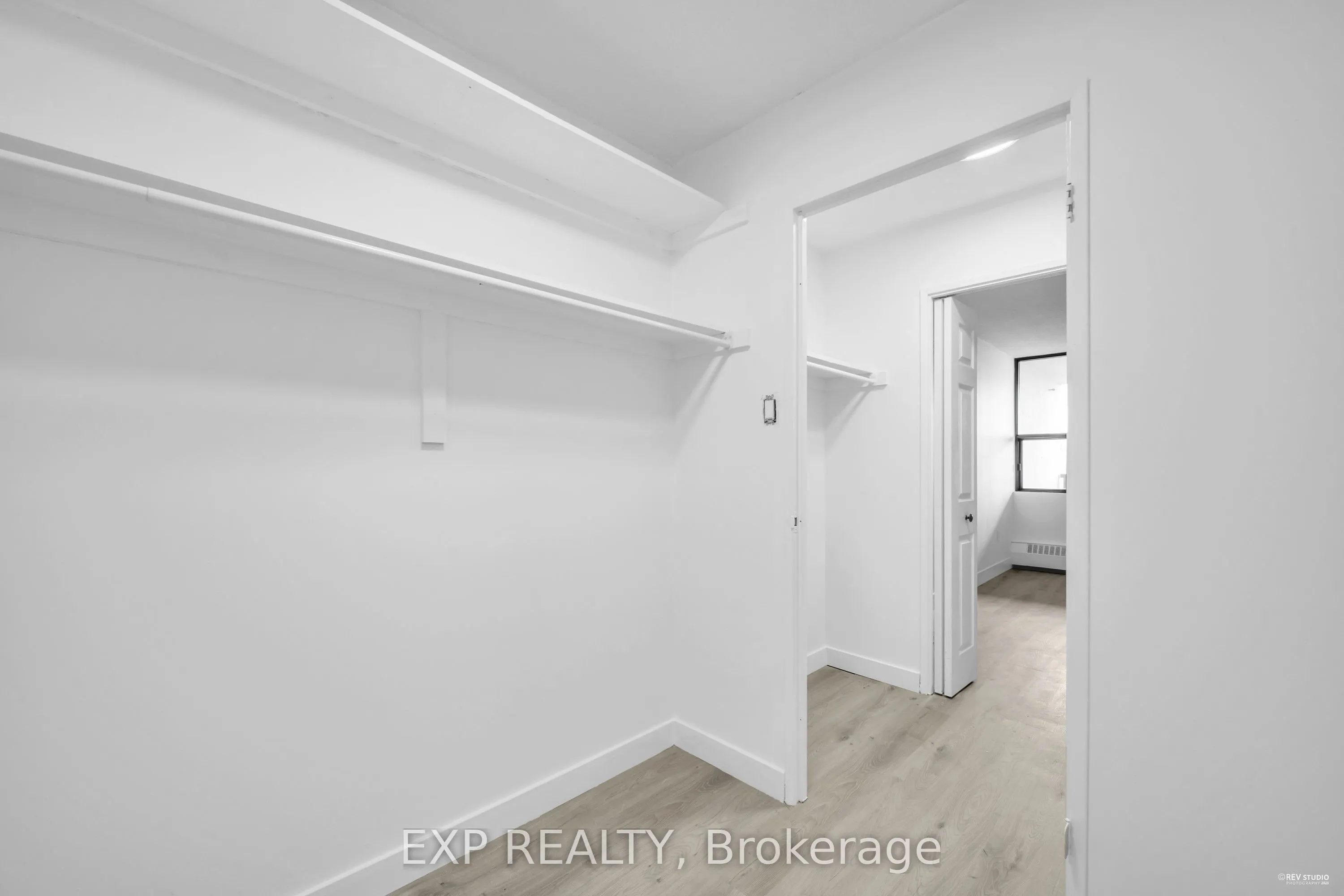 45 Sunrise Avenue, #907