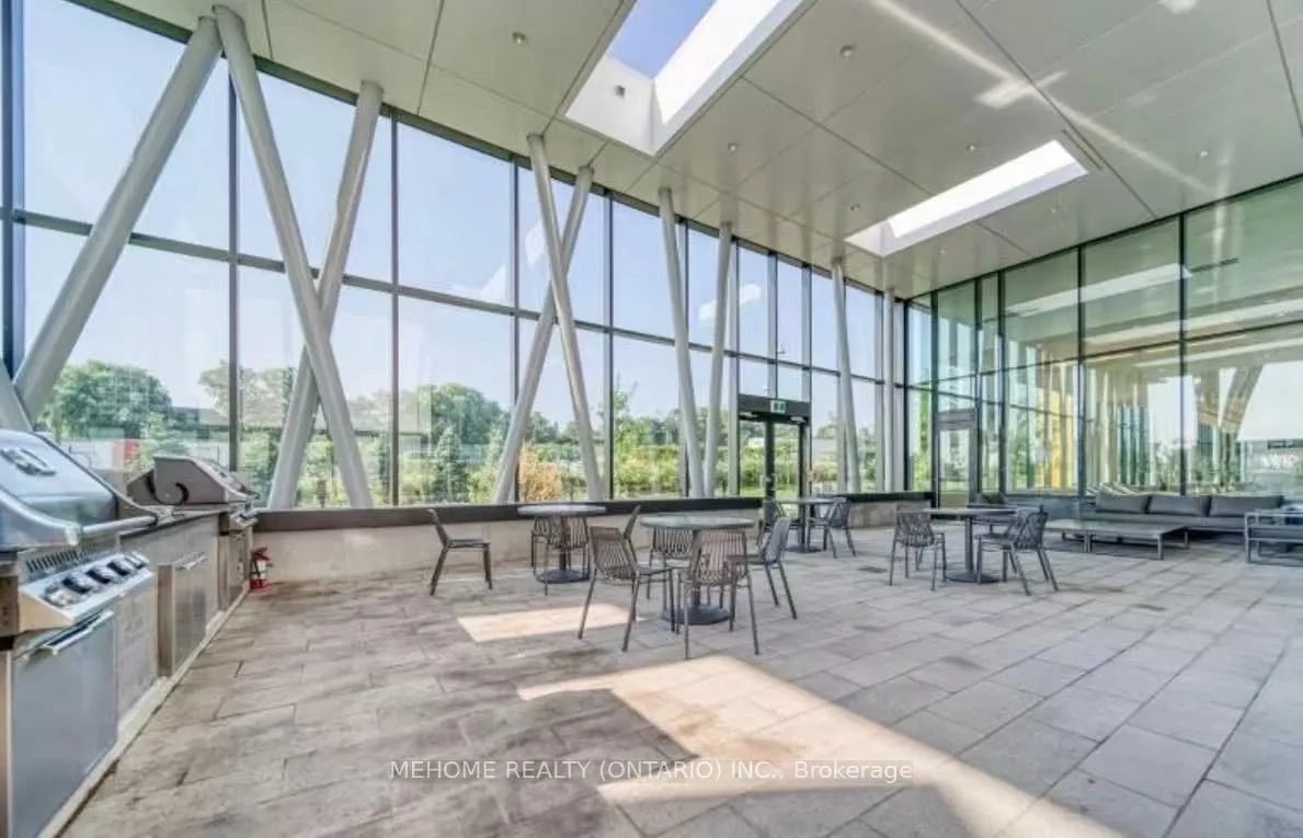 27 Mcmahon Drive, #2807