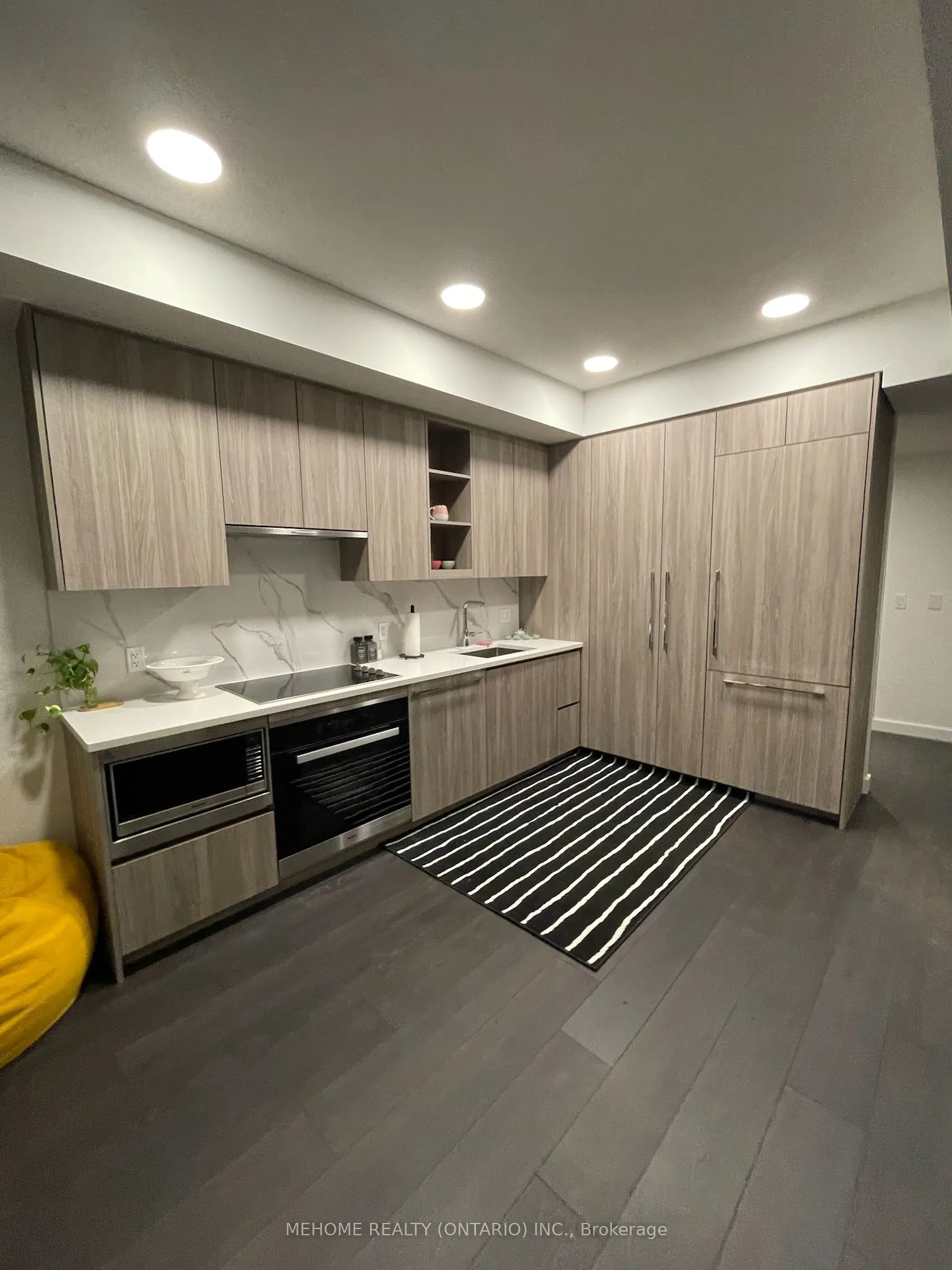 27 Mcmahon Drive, #2807