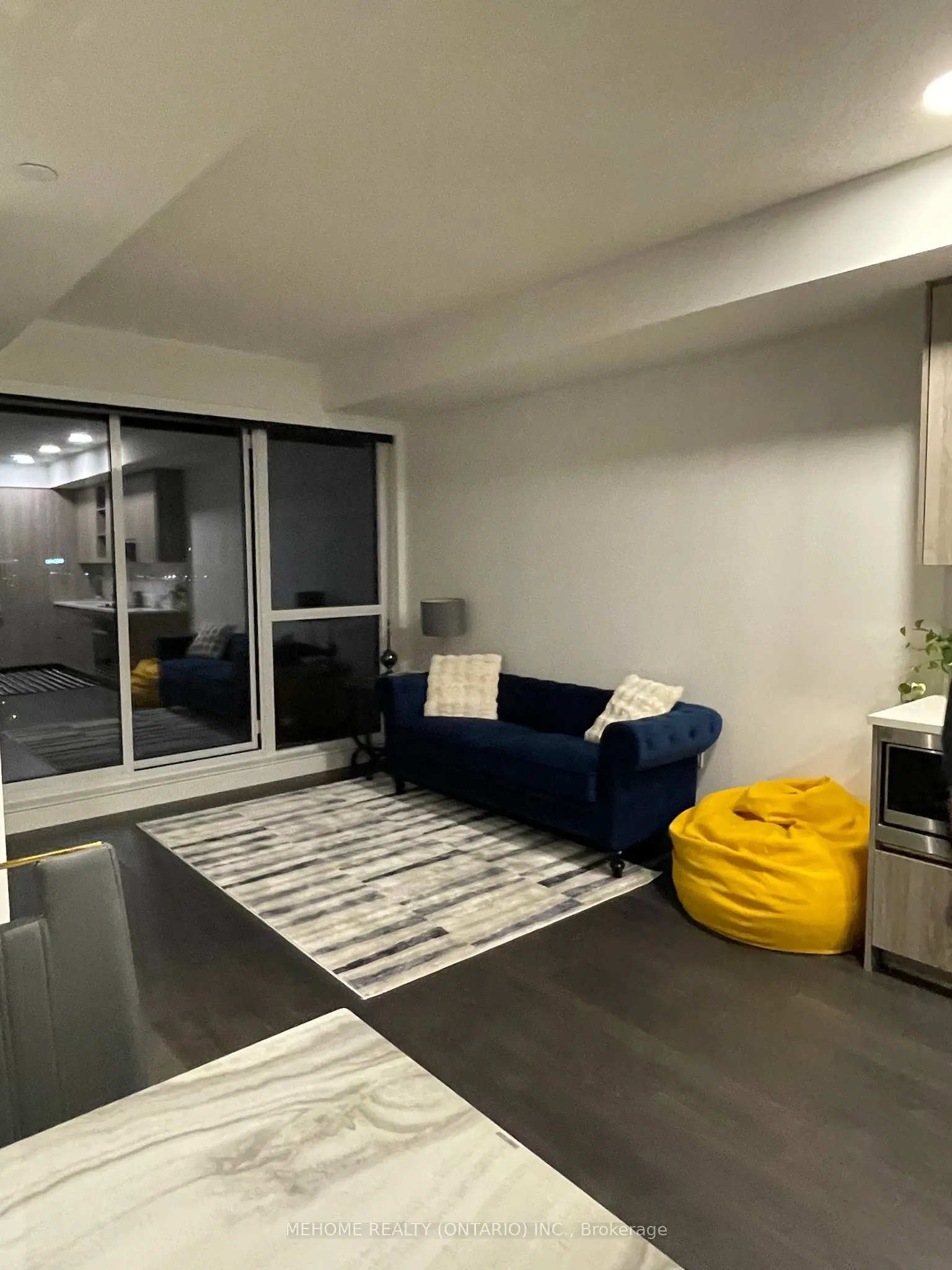 27 Mcmahon Drive, #2807