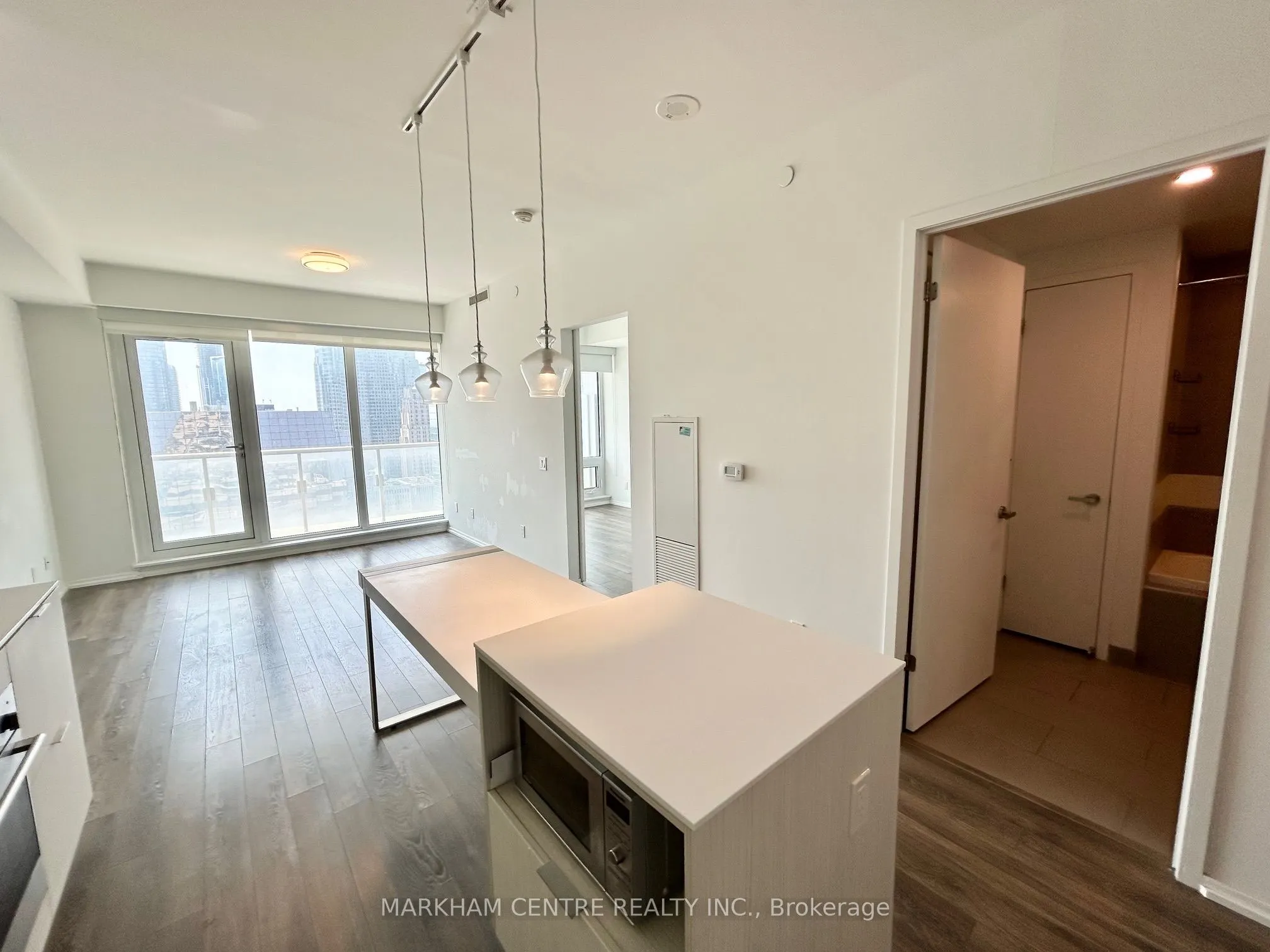 197 Yonge Street, #3307