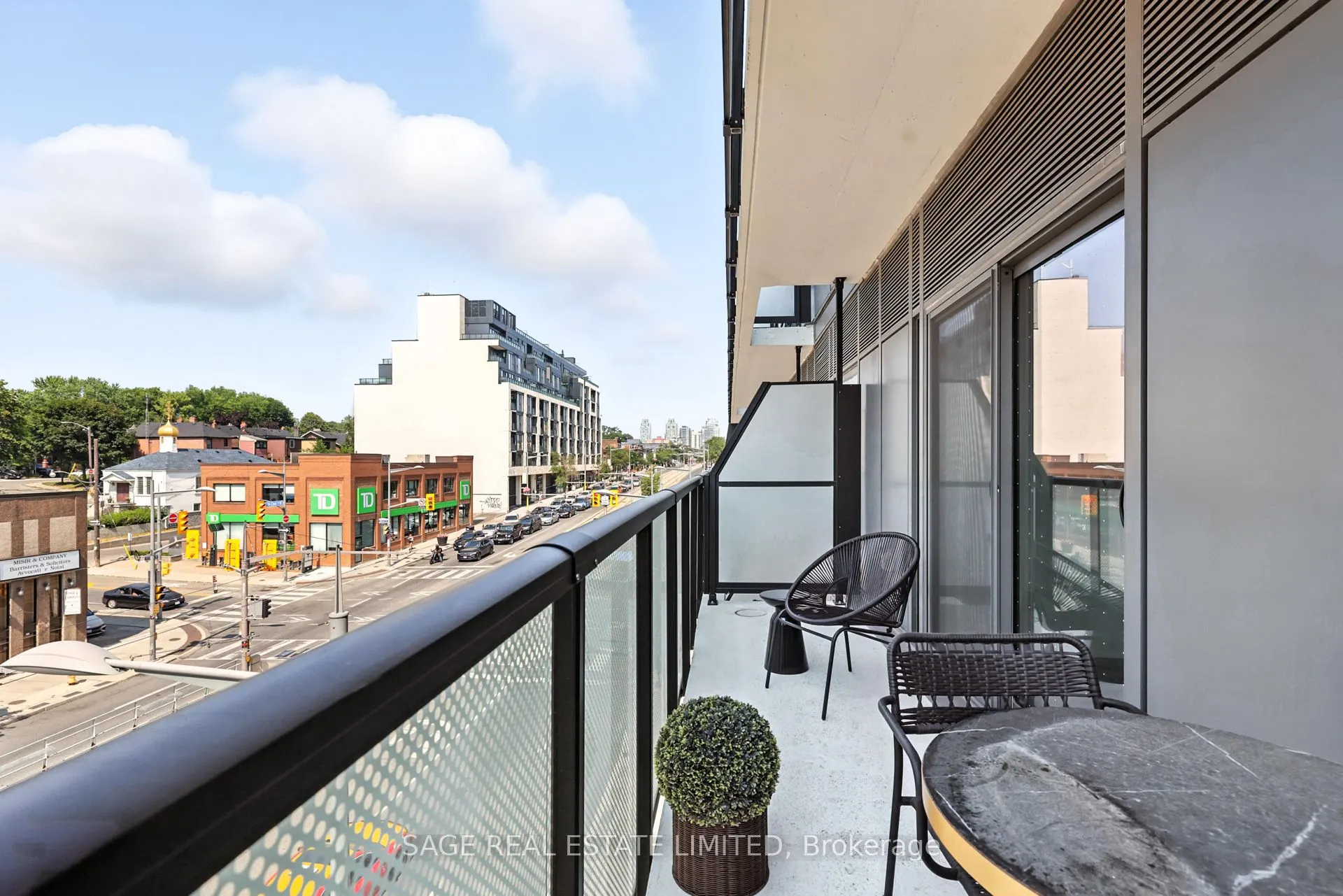 863 St Clair Avenue W, #301
