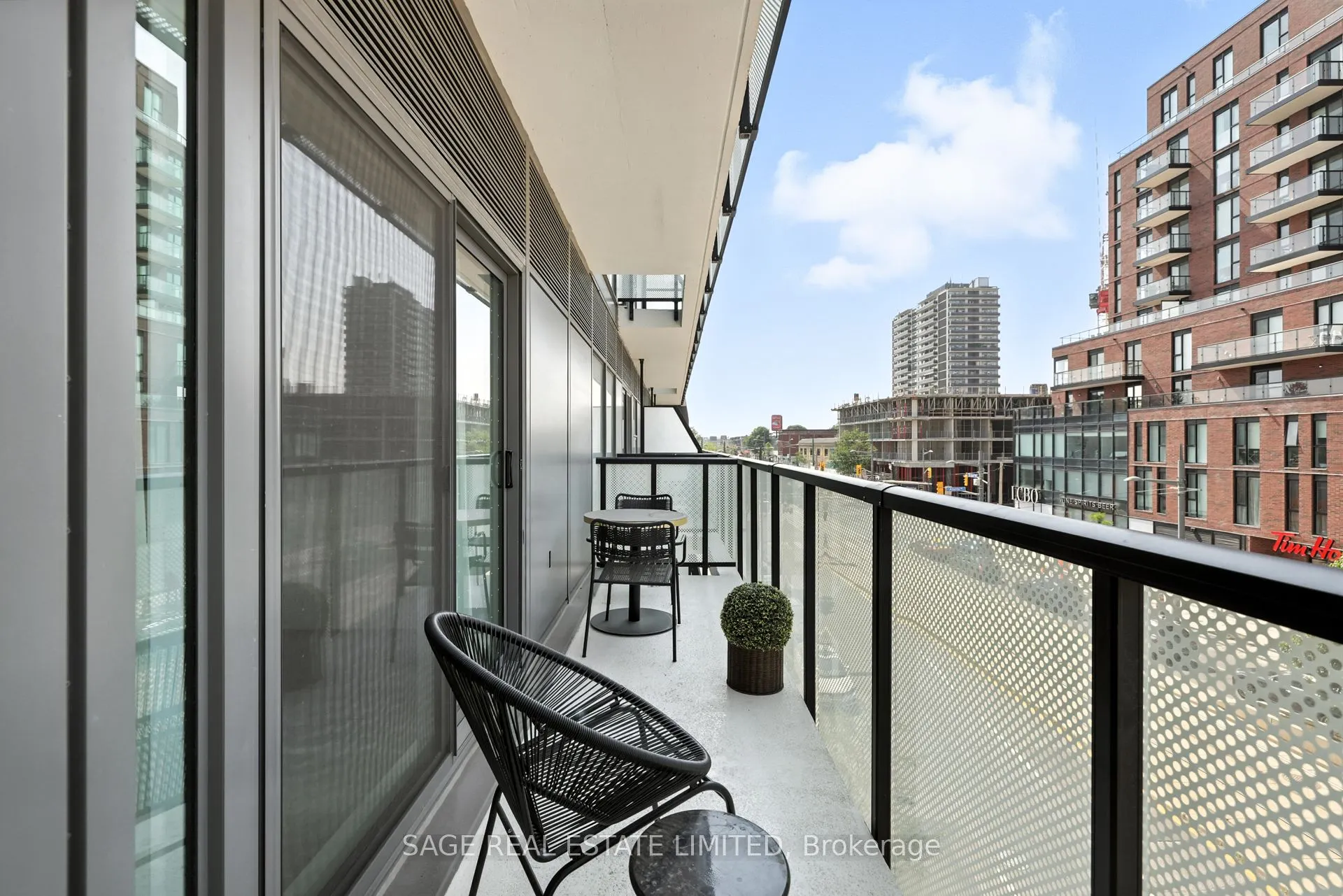863 St Clair Avenue W, #301