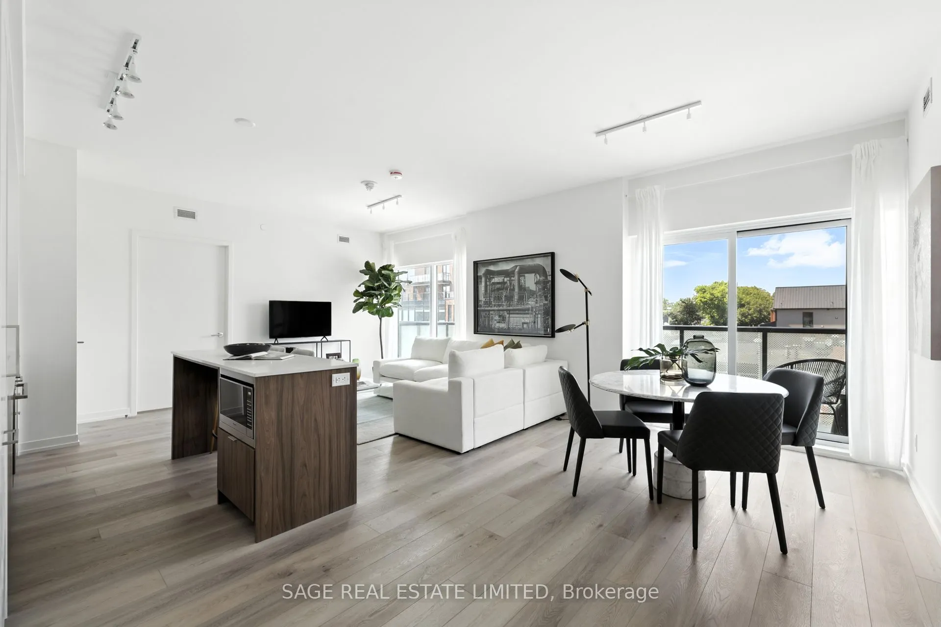 863 St Clair Avenue W, #301