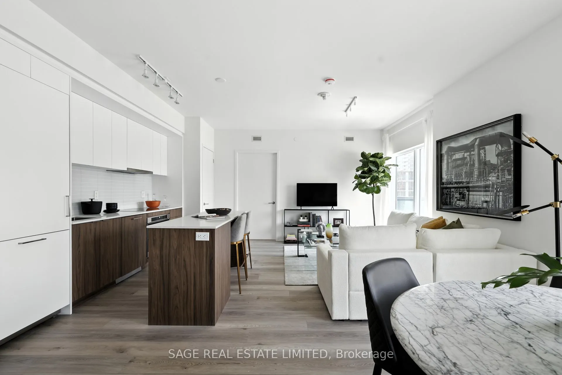 863 St Clair Avenue W, #301