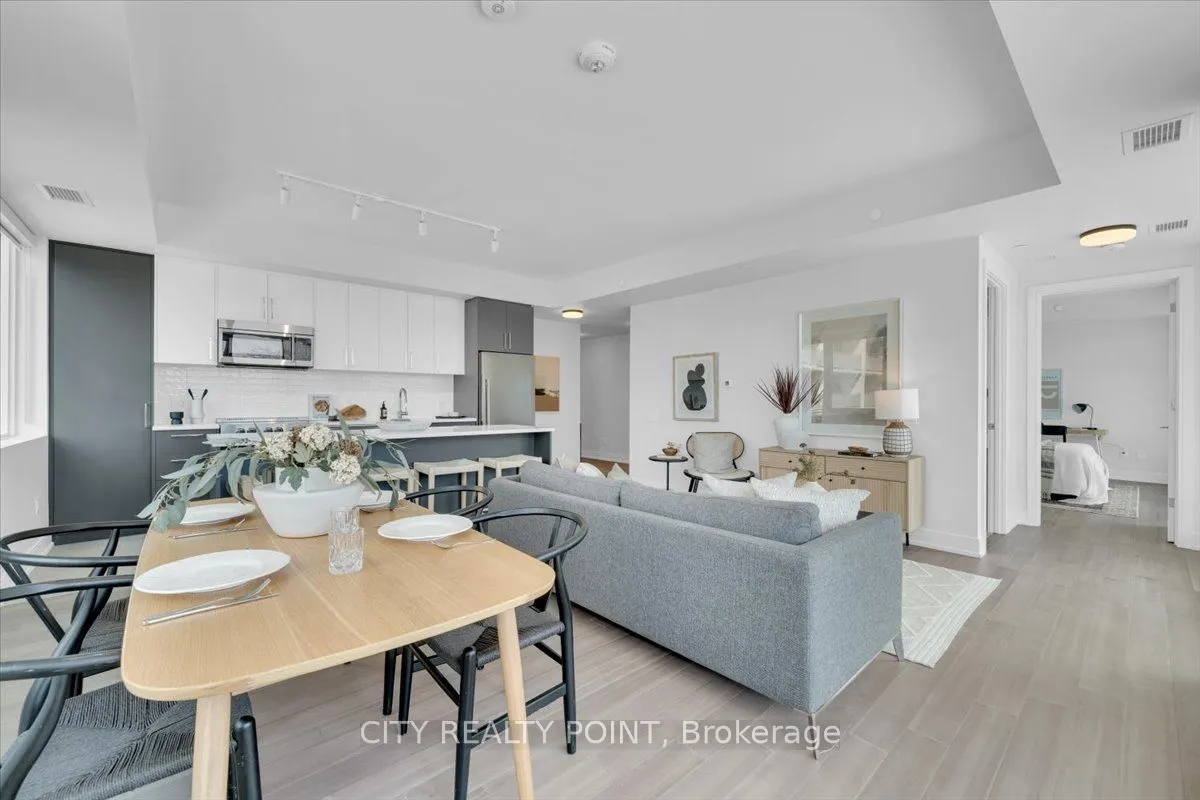 664 Spadina Avenue #1001