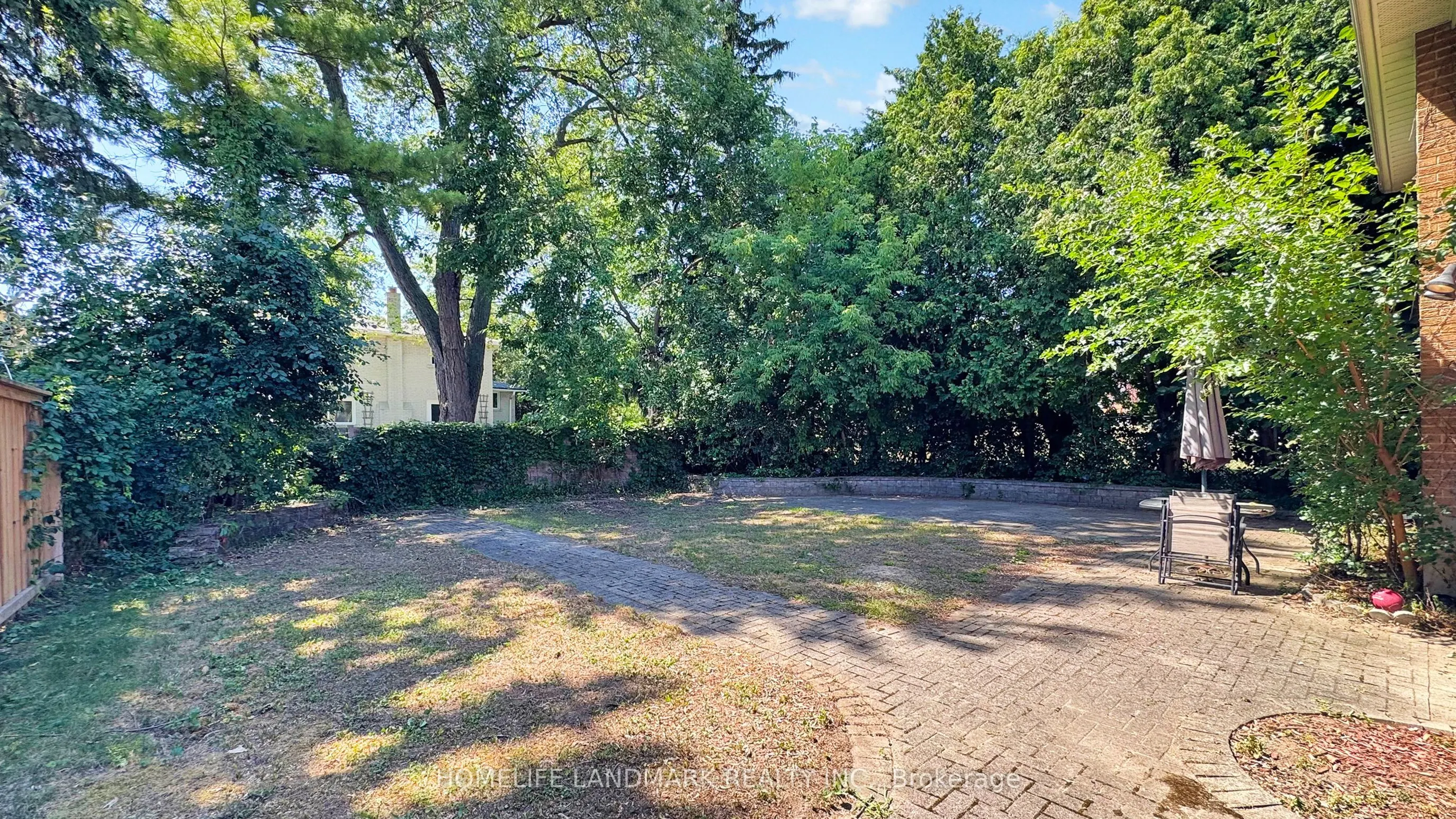 25 Greenyards Drive