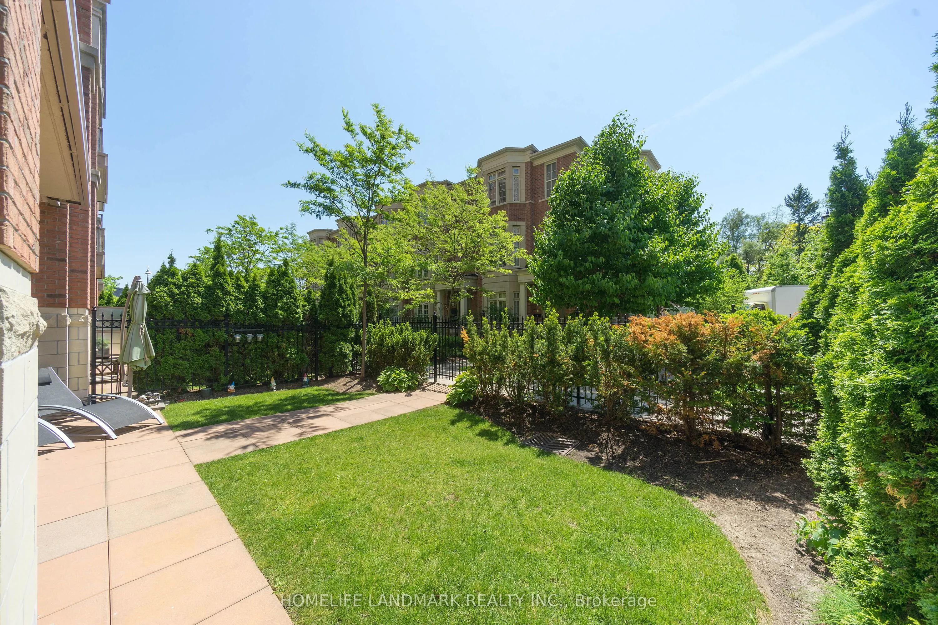 20 Burkebrook Place, #109