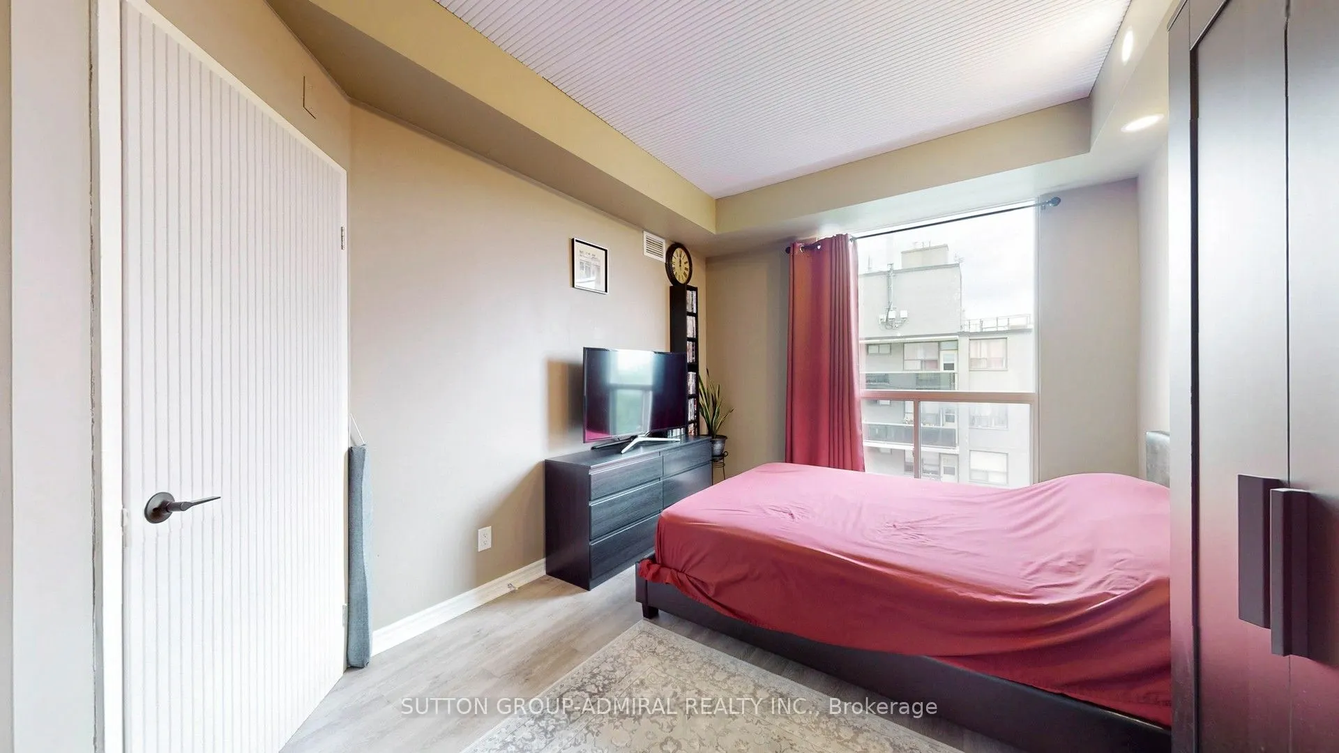 4200 Bathurst Street, #707