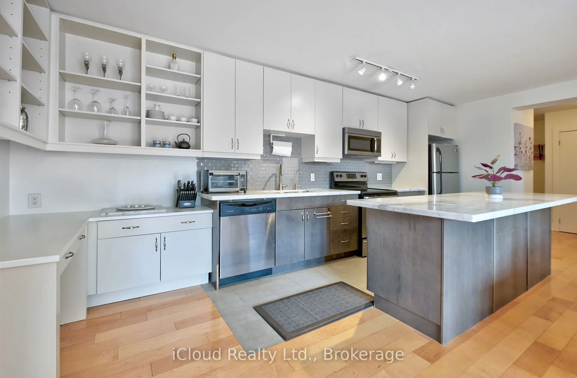 2603 Bathurst Street, #101