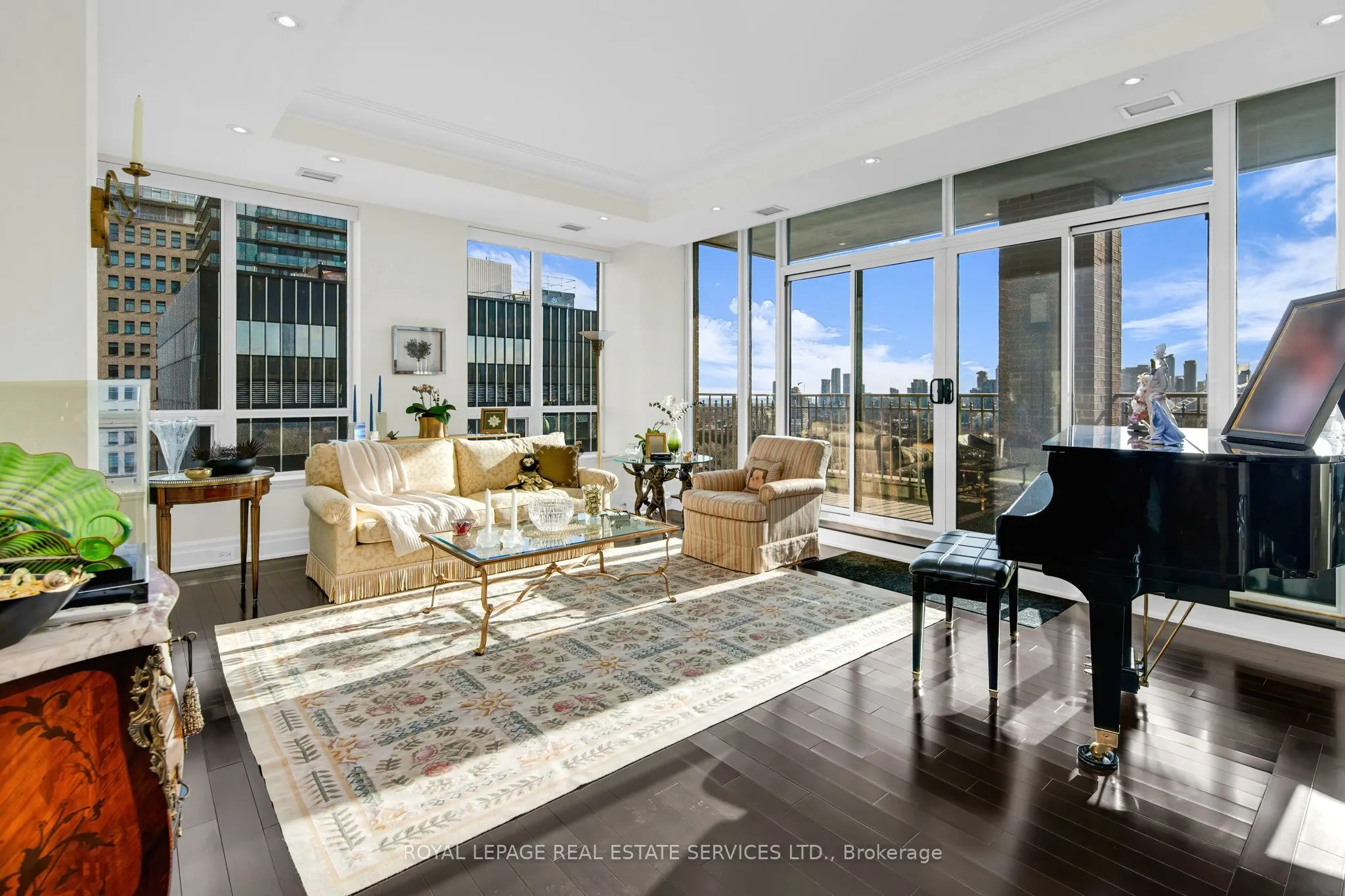 155 St Clair Avenue W, #1701